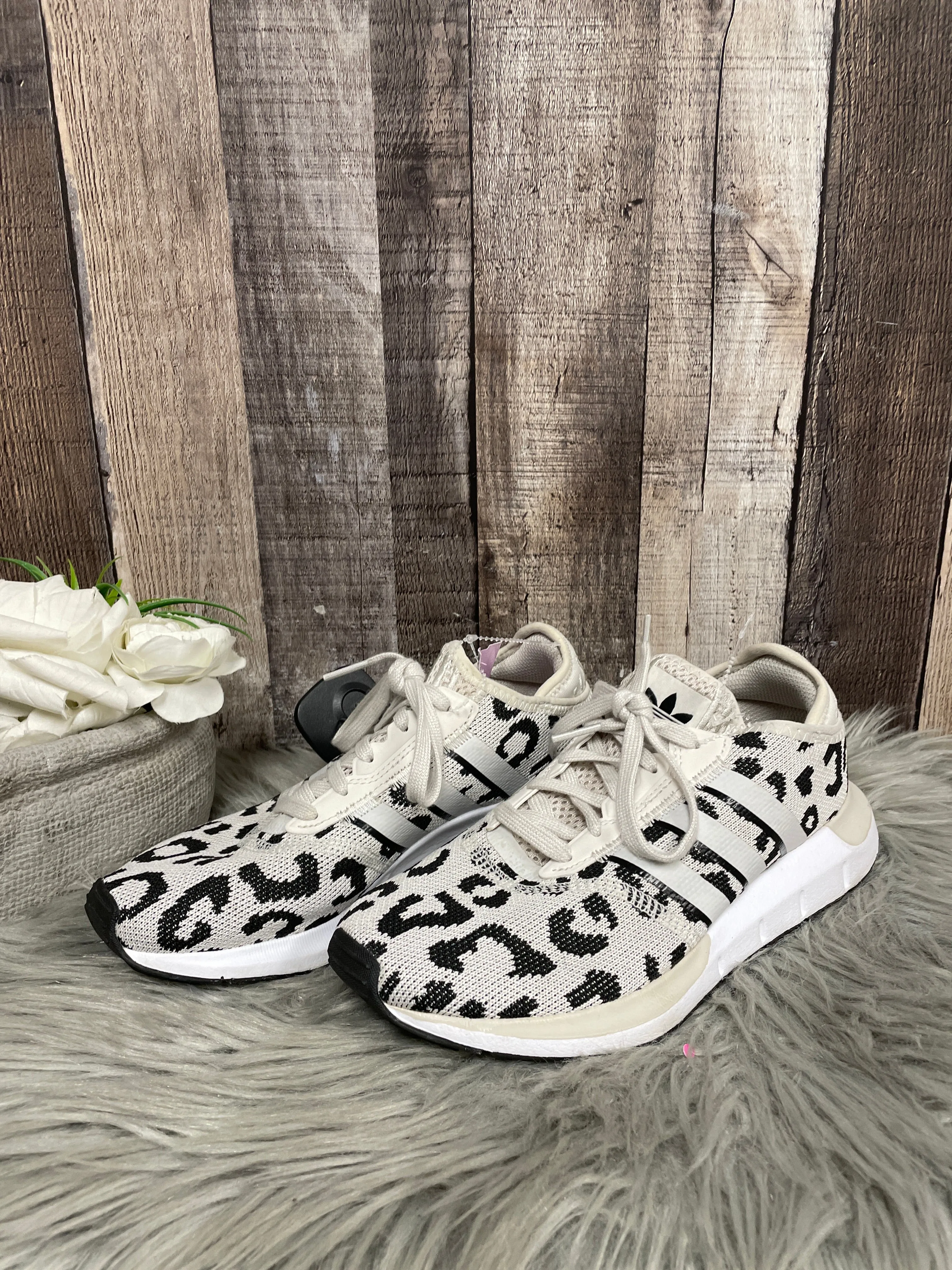 Animal Print Shoes Athletic Adidas, Size 5.5 adidas