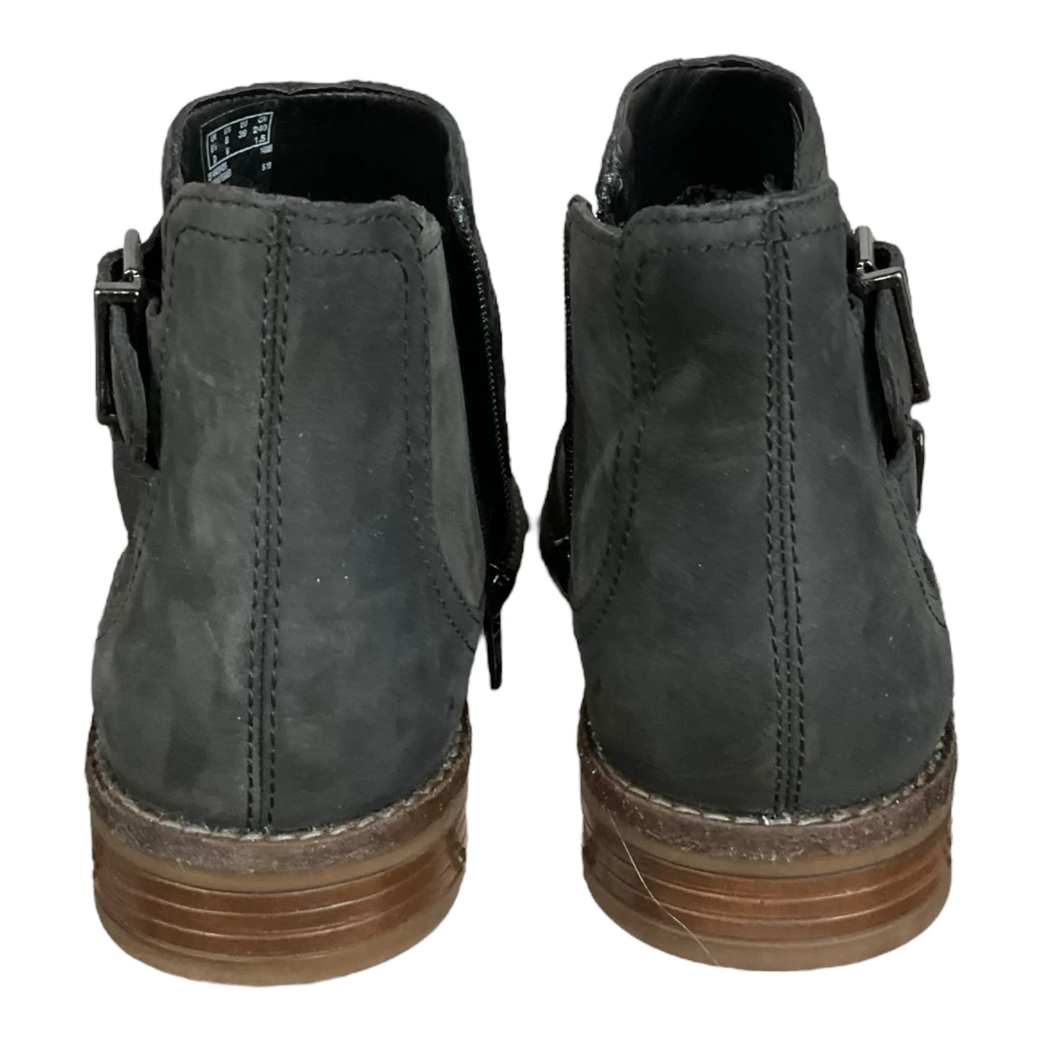 Black Boots Ankle Flats Clarks, Size 8 clarks