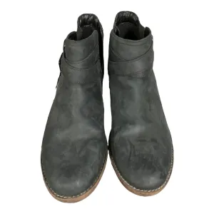 Black Boots Ankle Flats Clarks, Size 8 clarks