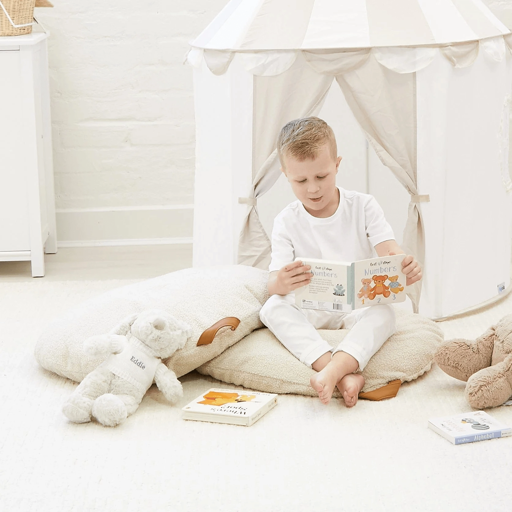 Circus Tent with 2pcs BAYLEY Teddy Boucle Cushion Bundle