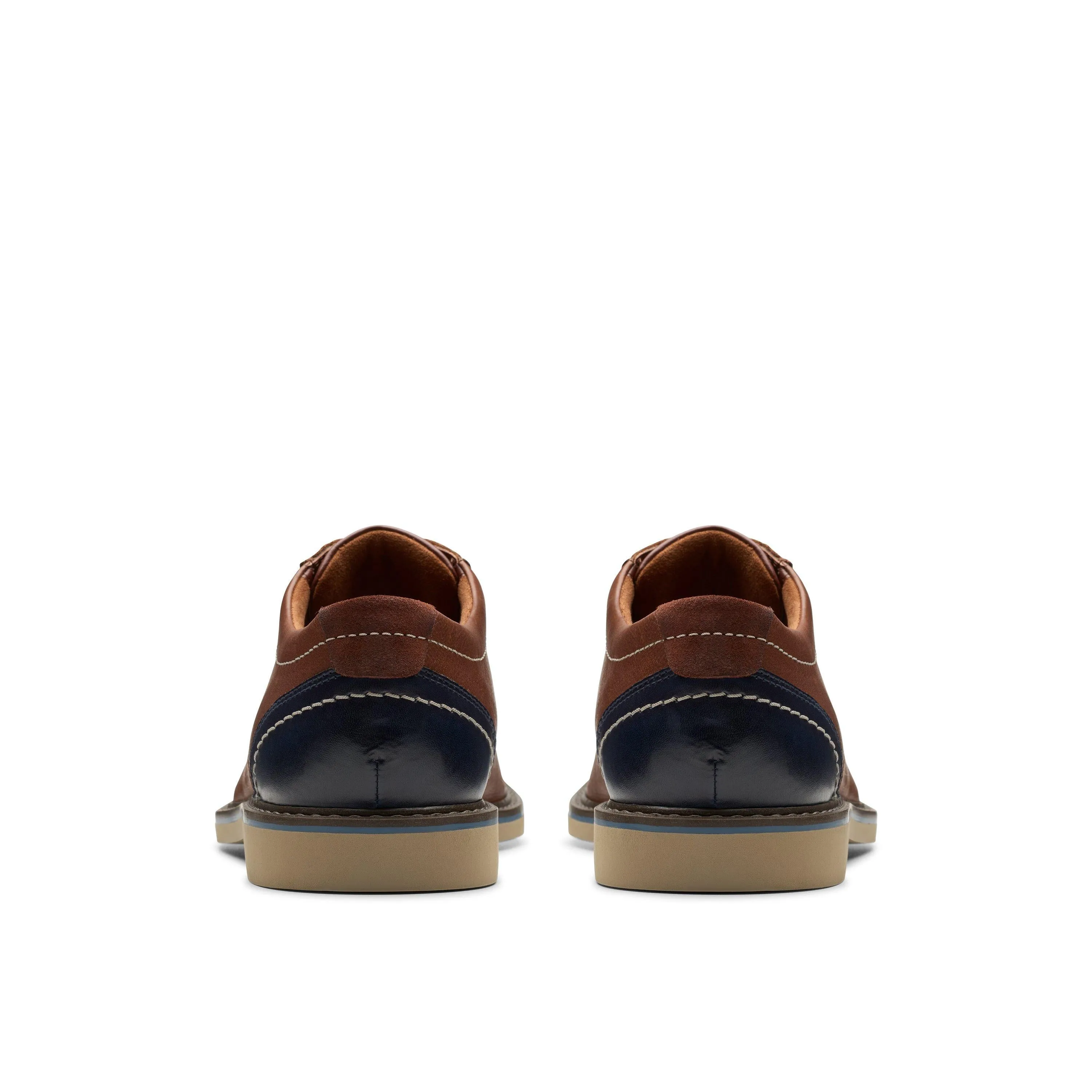 Clarks Radcliff Low in Brown Leather