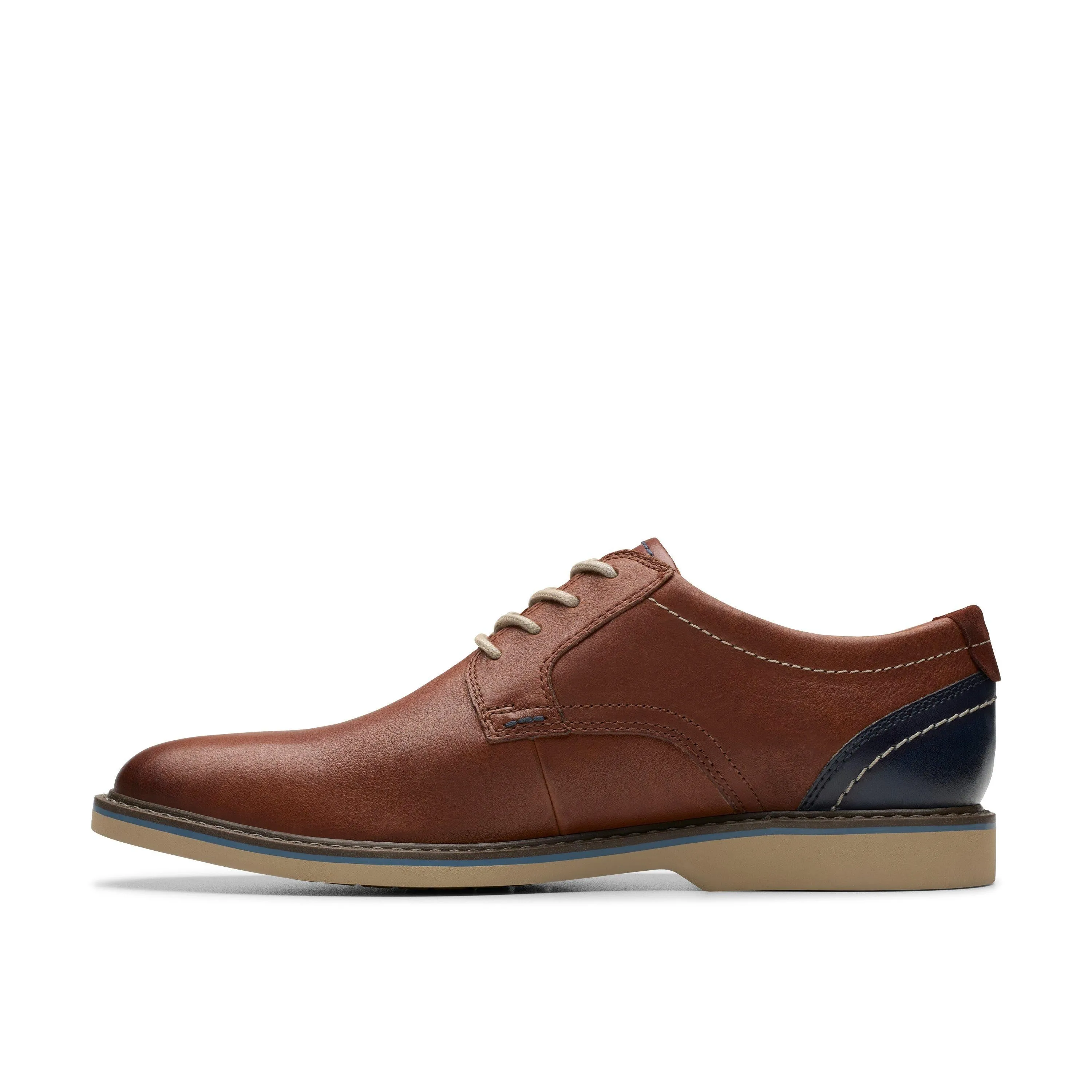 Clarks Radcliff Low in Brown Leather