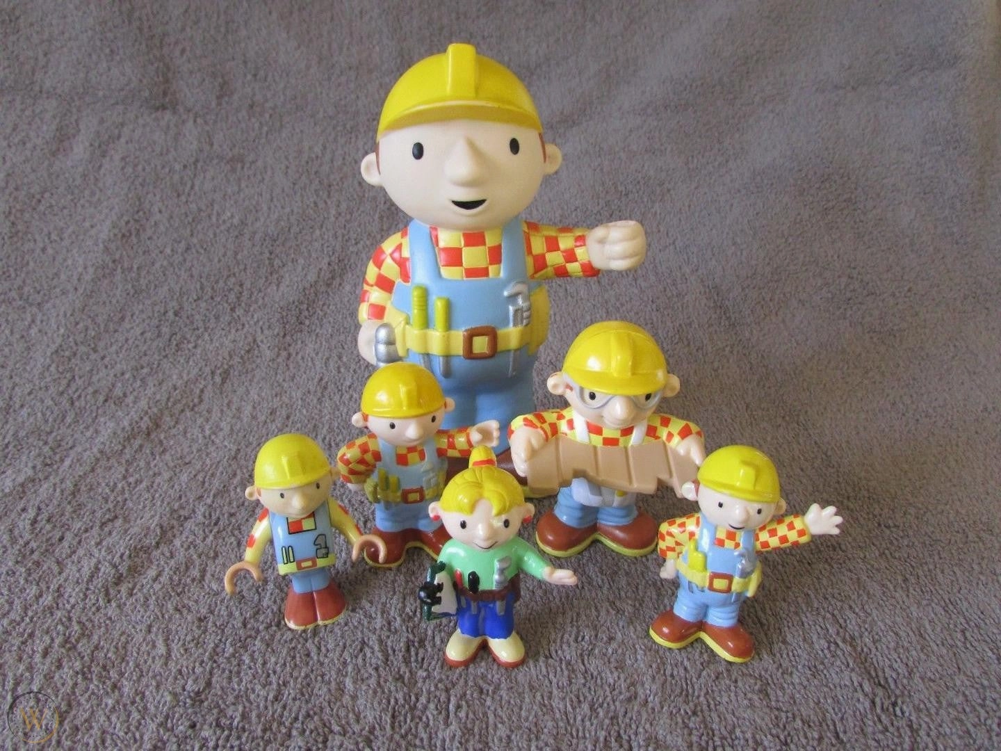 Comansi Bob Figurine - 9 cm