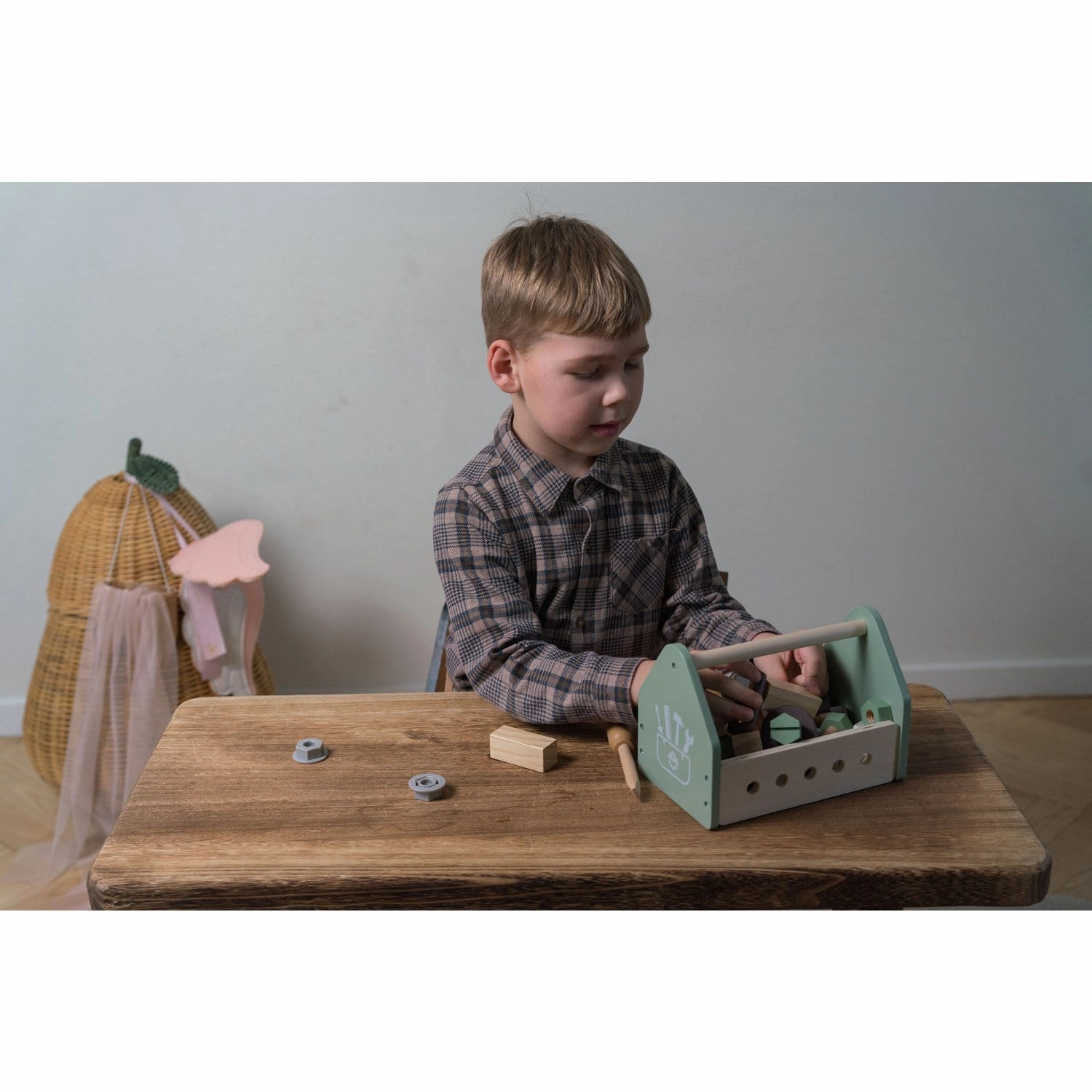 Dantoy Wooden Tool Box in Gift Box 26 Pieces