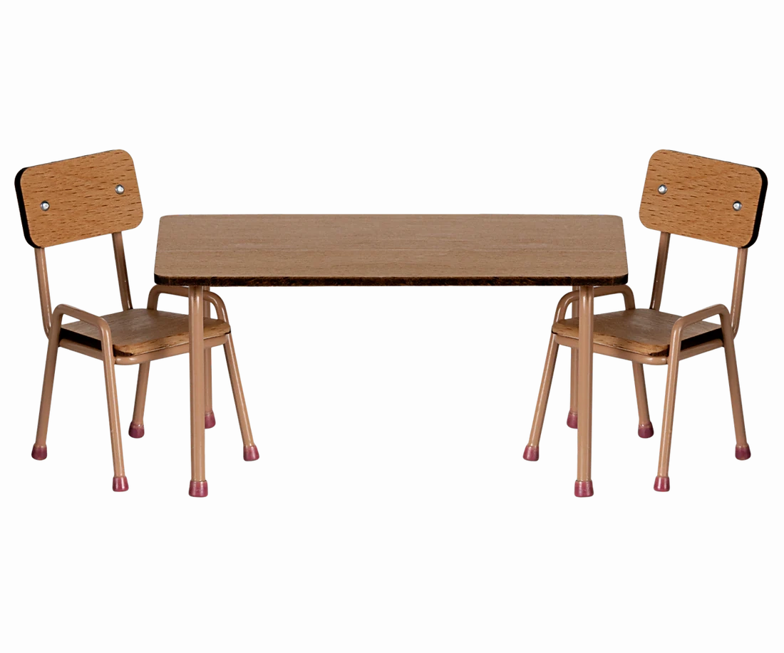 Furniture for Mouse - Table And Chair Set - Dark Powder
