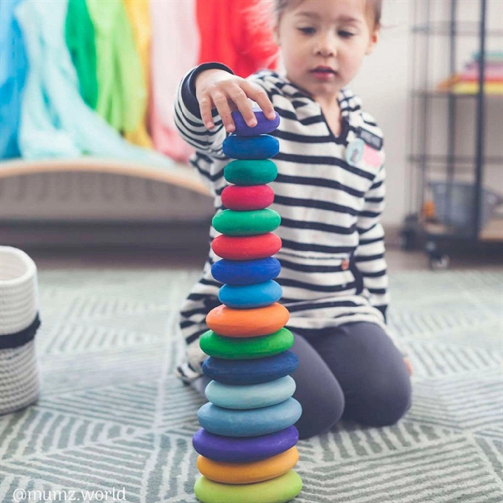 GRIMMS Stacking Tower River Pebbles