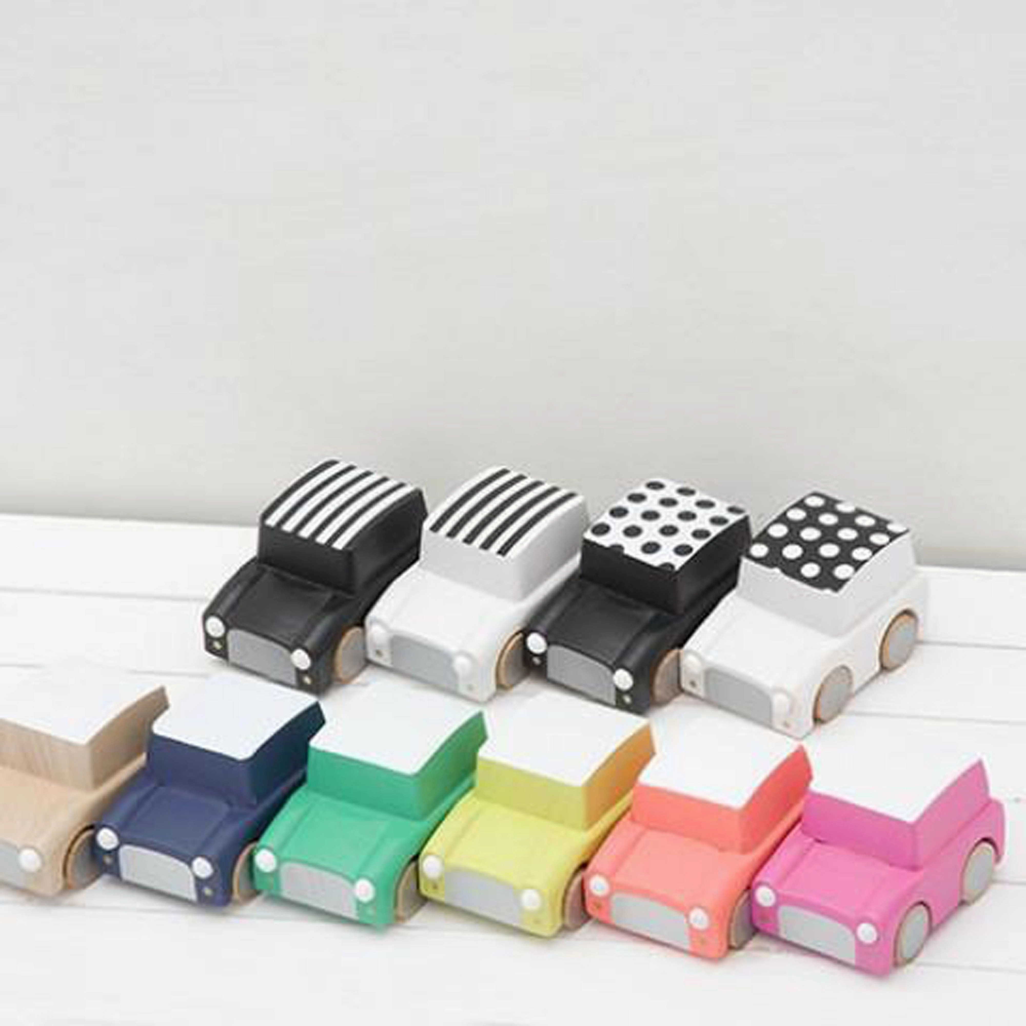 kiko  & gg* Kuruma Classic Wooden Wind Up Car Green