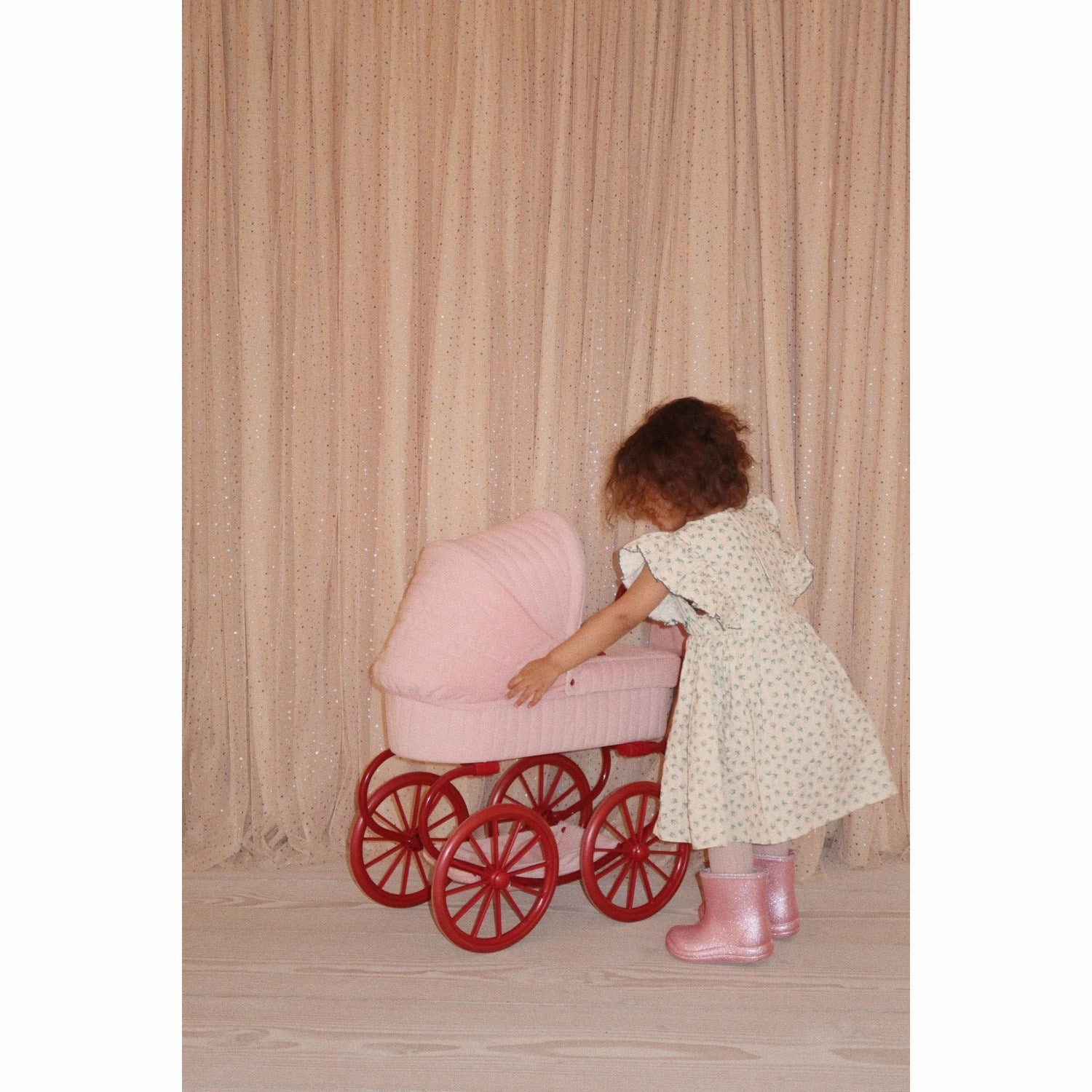 Konges Sl?jd Strawberry Ice Minnie Lulu Doll Pram