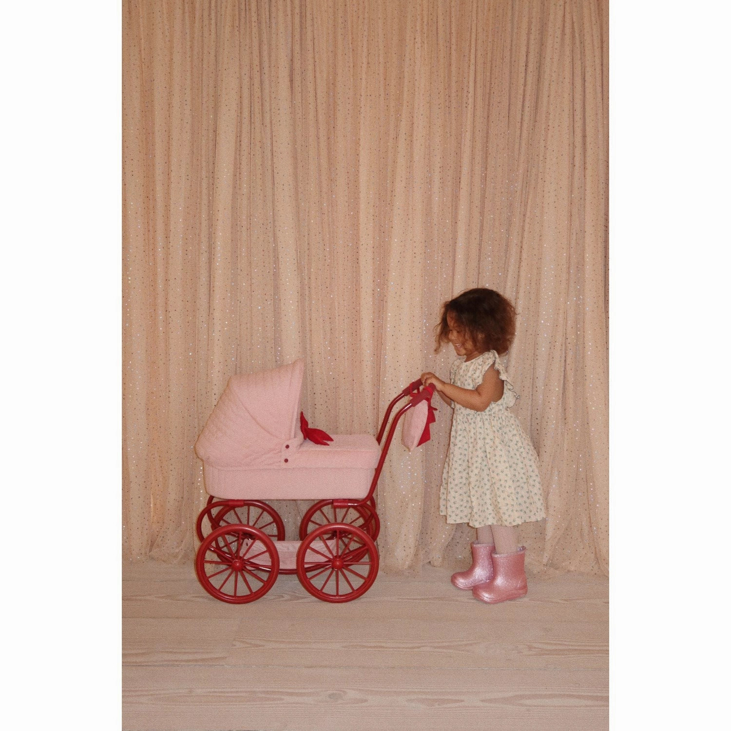 Konges Sl?jd Strawberry Ice Minnie Lulu Doll Pram
