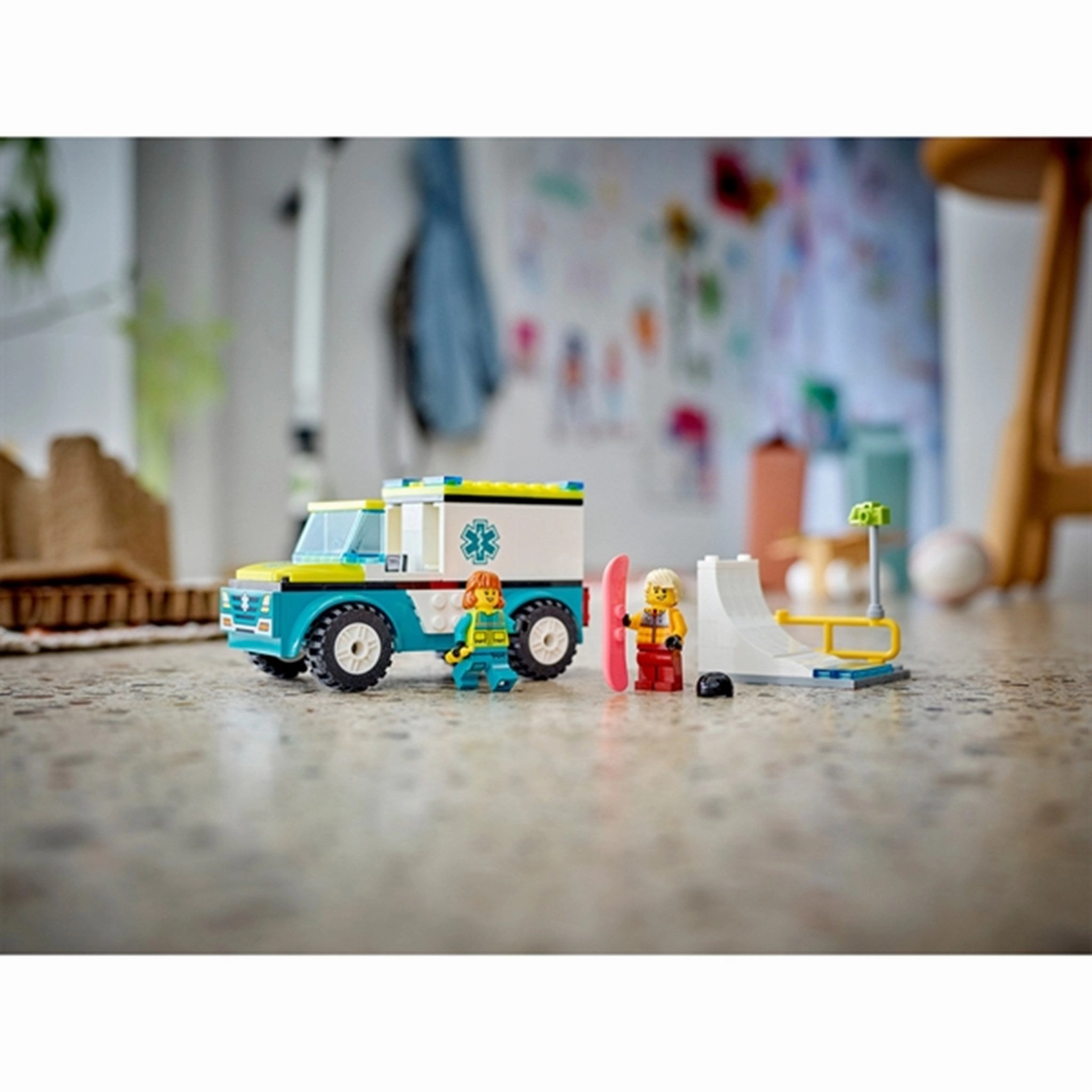 LEGO? City Emergency Ambulance and Snowboarder