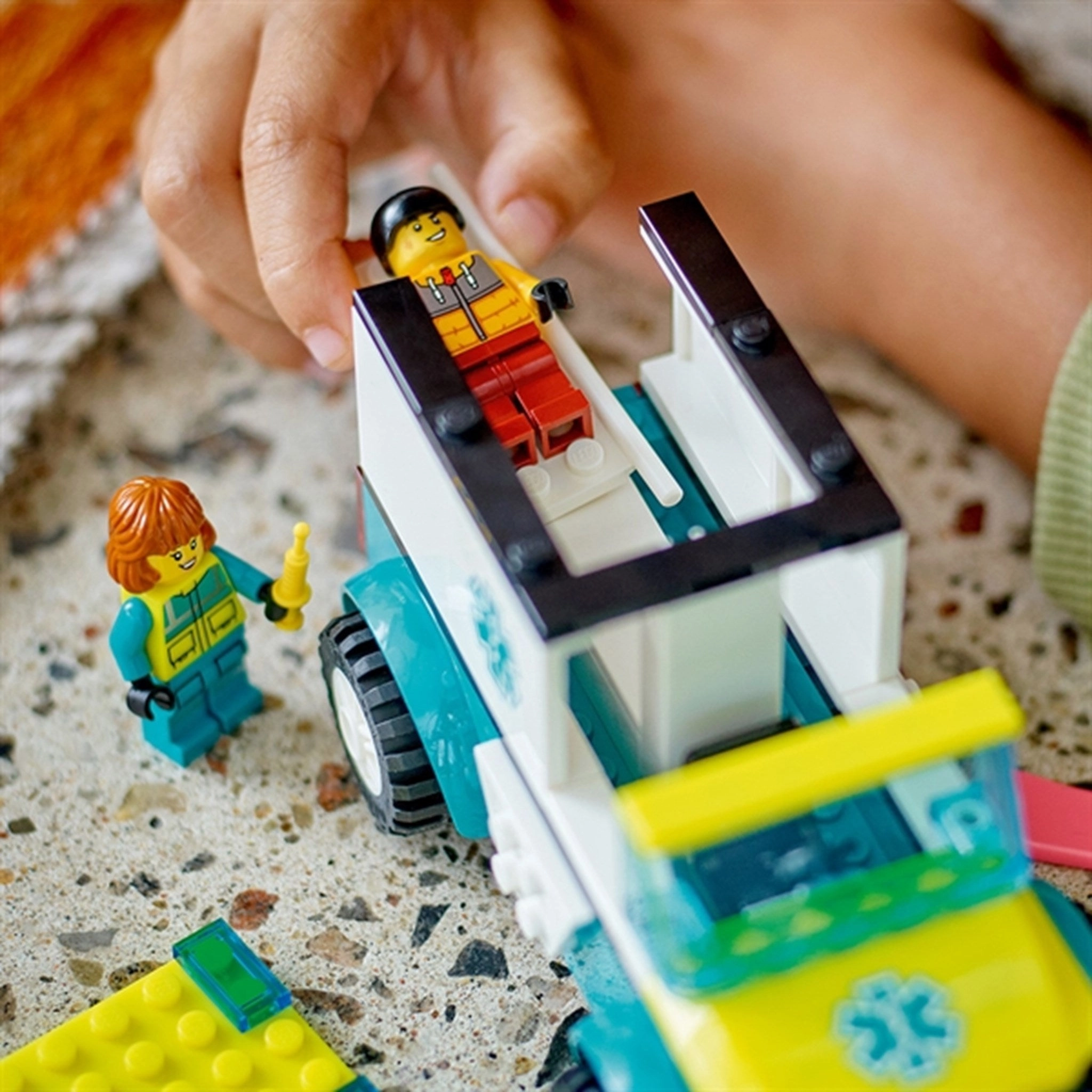 LEGO? City Emergency Ambulance and Snowboarder