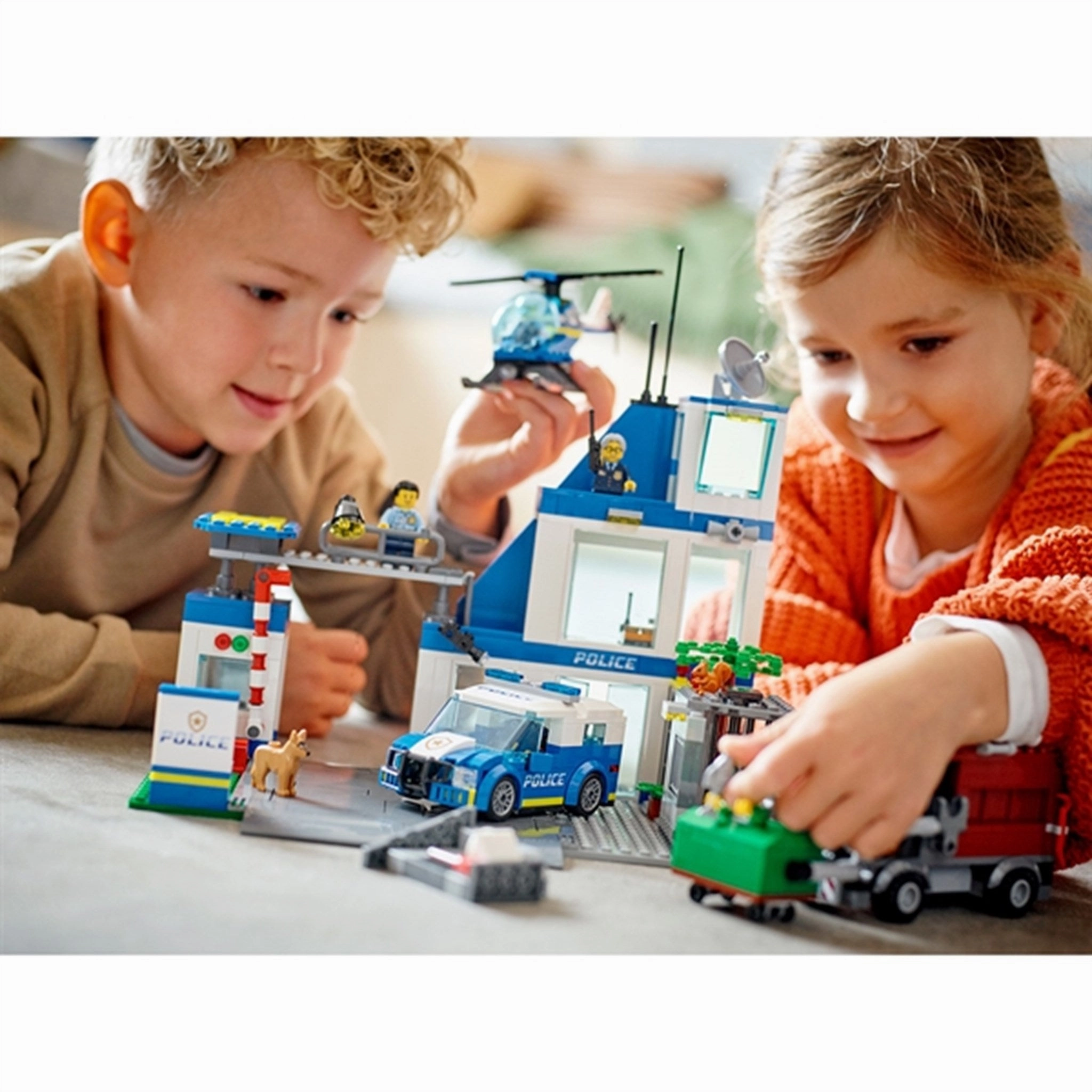 LEGO City Police Station