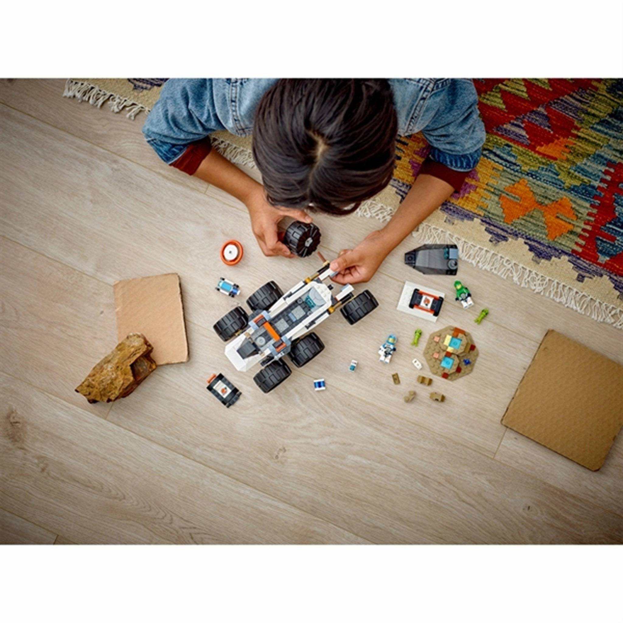 LEGO? City Space Explorer Rover and Alien Life