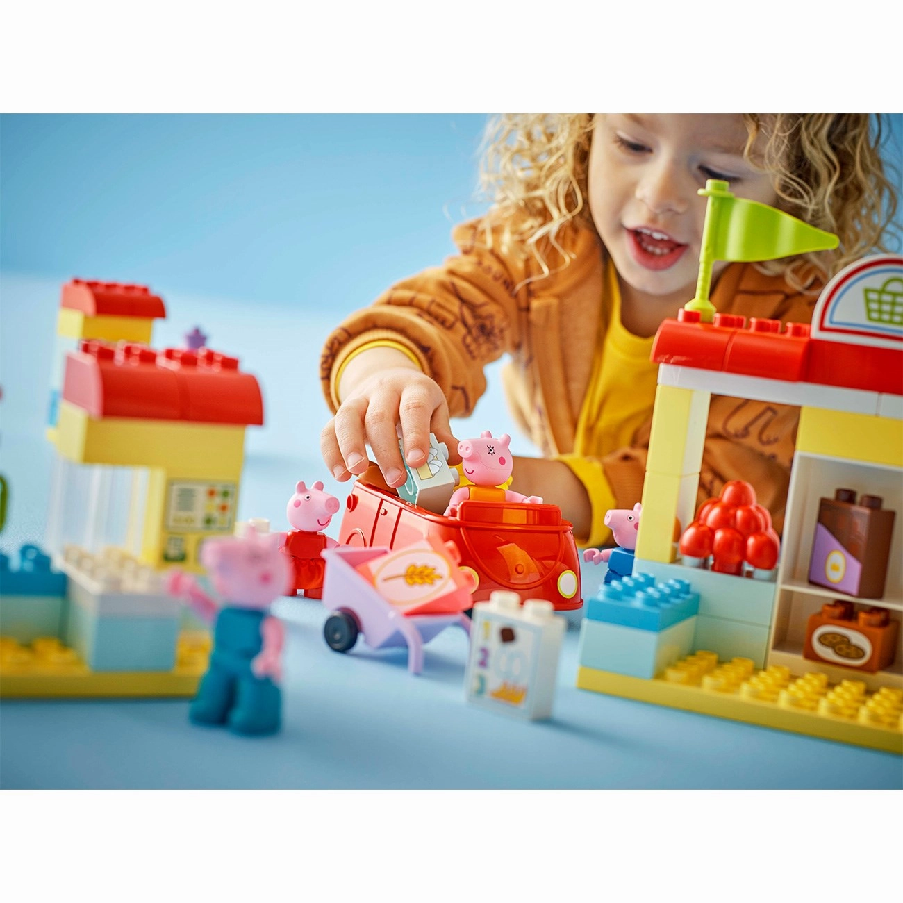LEGO? DUPLO? Peppa Pig in the supermarket