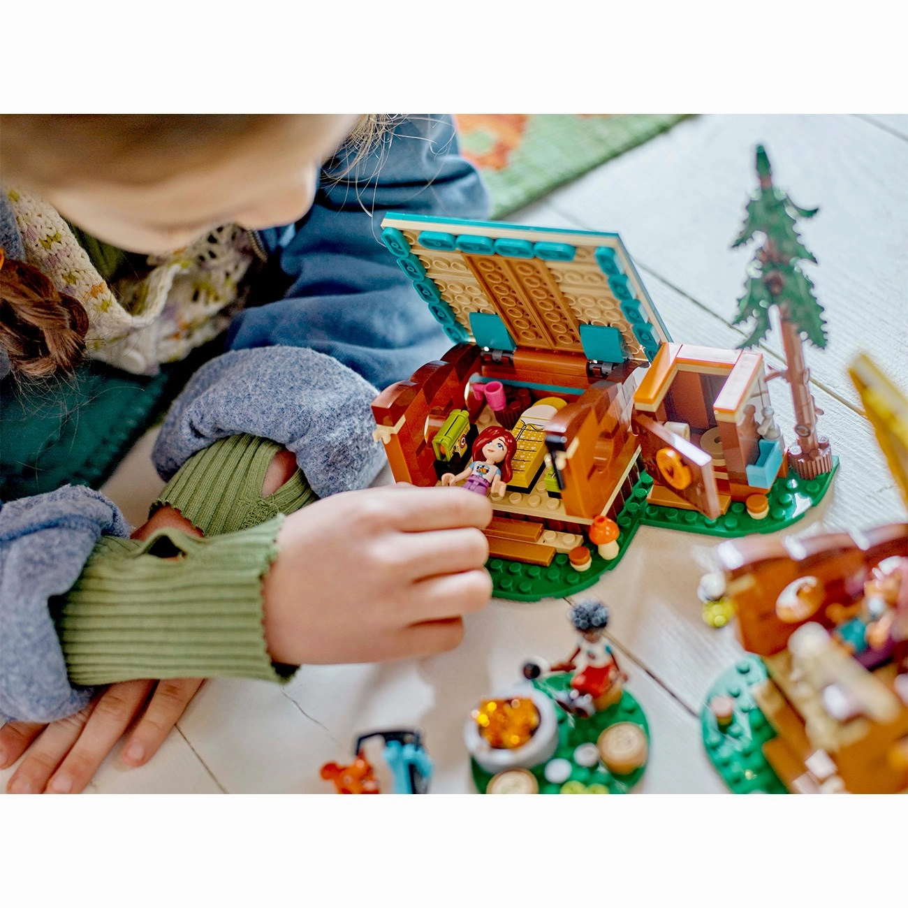 LEGO? Friends Adventure Camp C cozy cabins