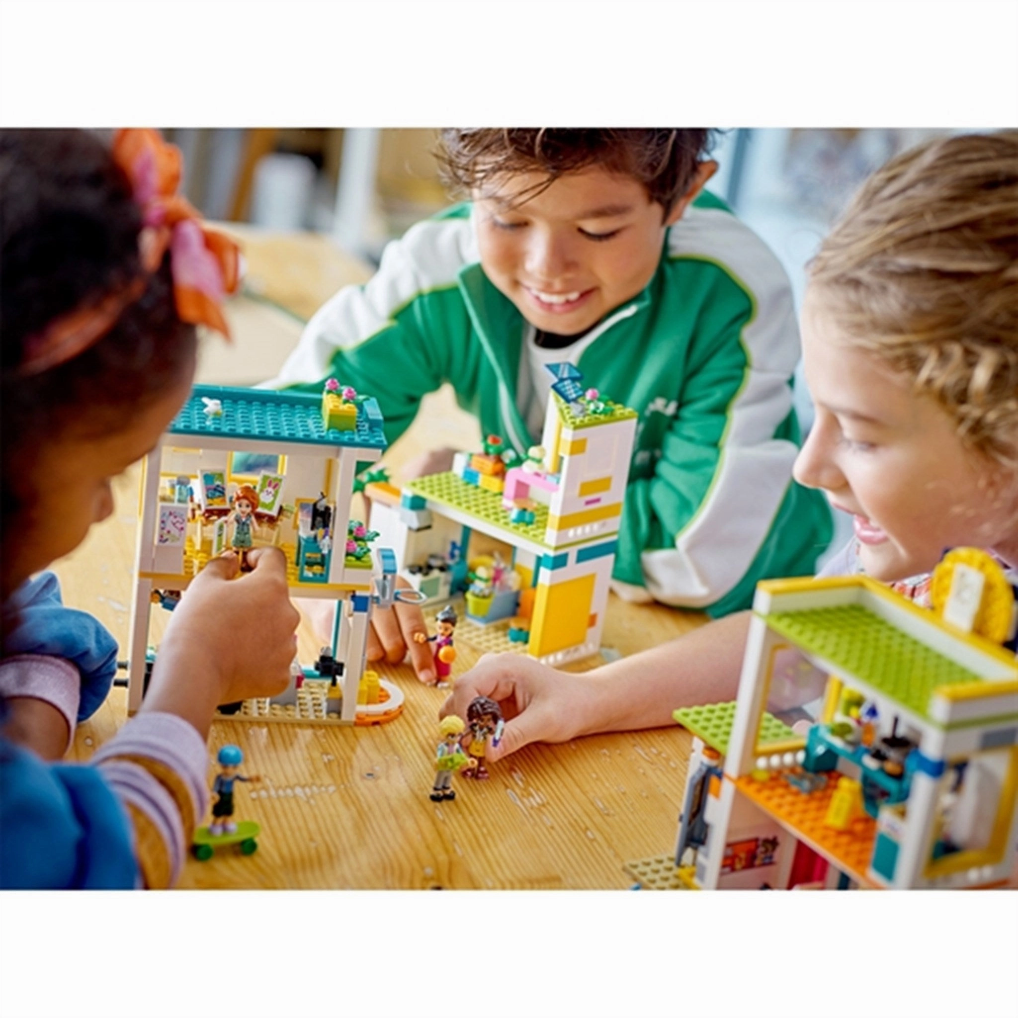 LEGO? Friends Heartlake International School