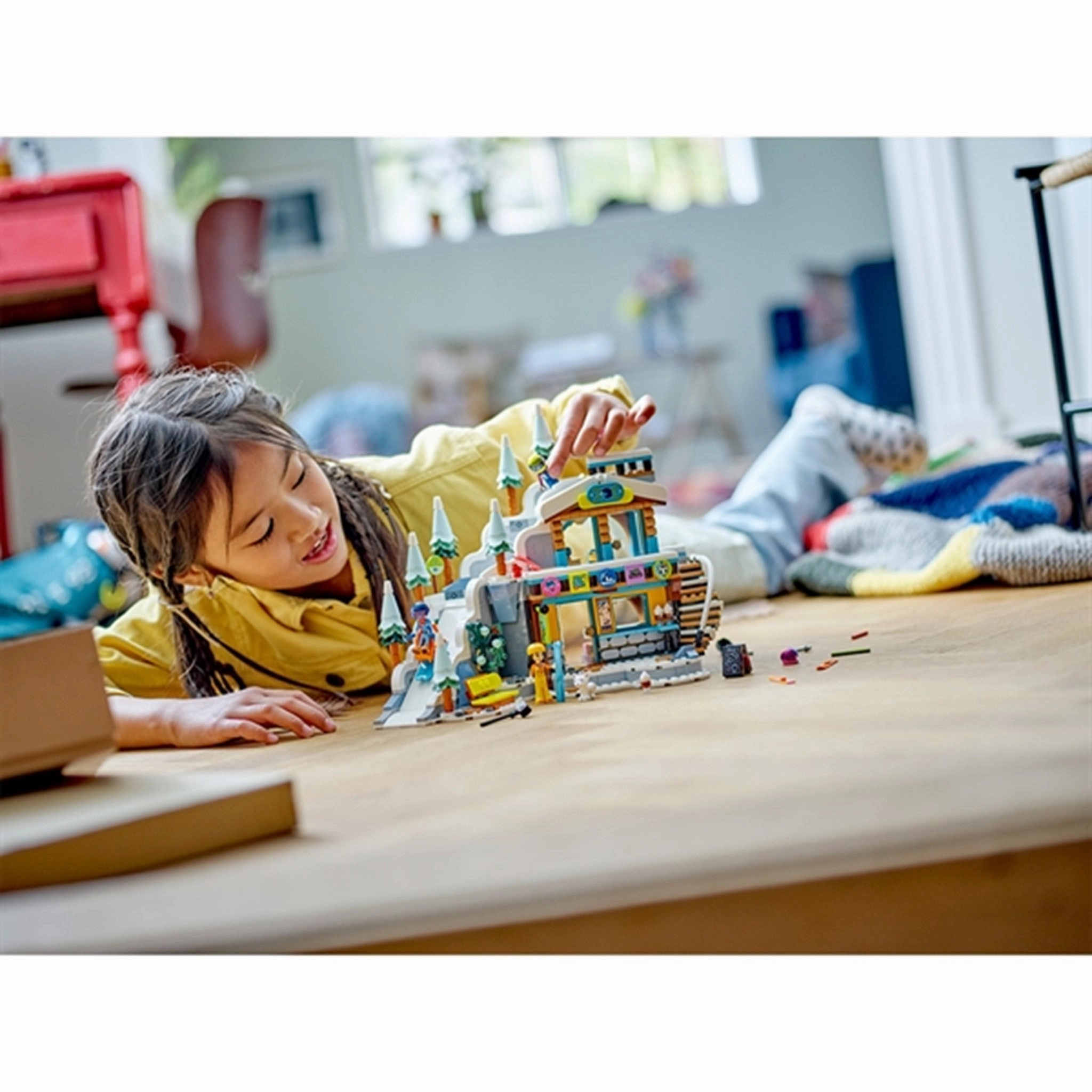 LEGO Friends Holiday Ski Slope and Caf