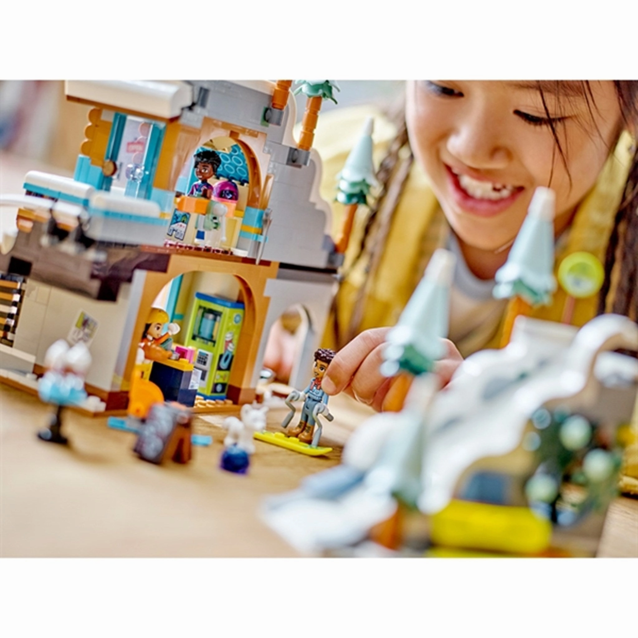 LEGO Friends Holiday Ski Slope and Caf