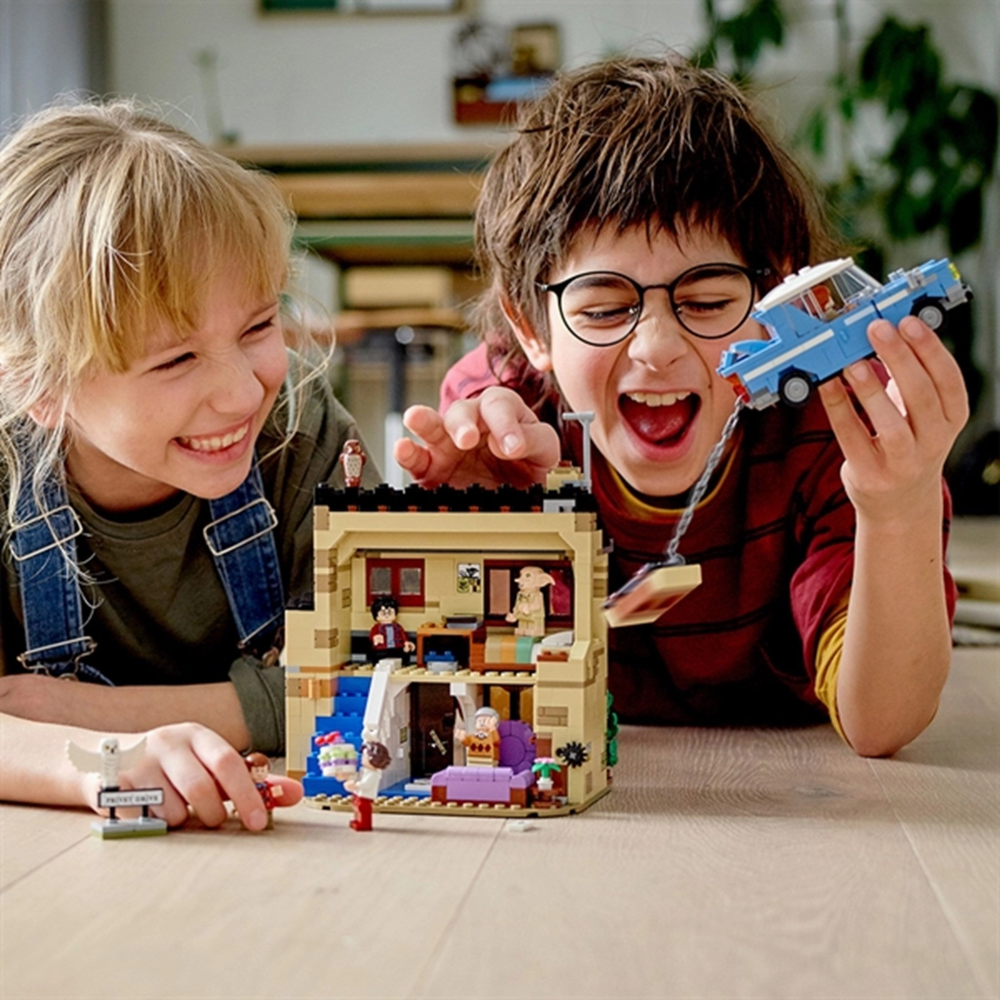 LEGO Harry Potter?4 Privet Drive