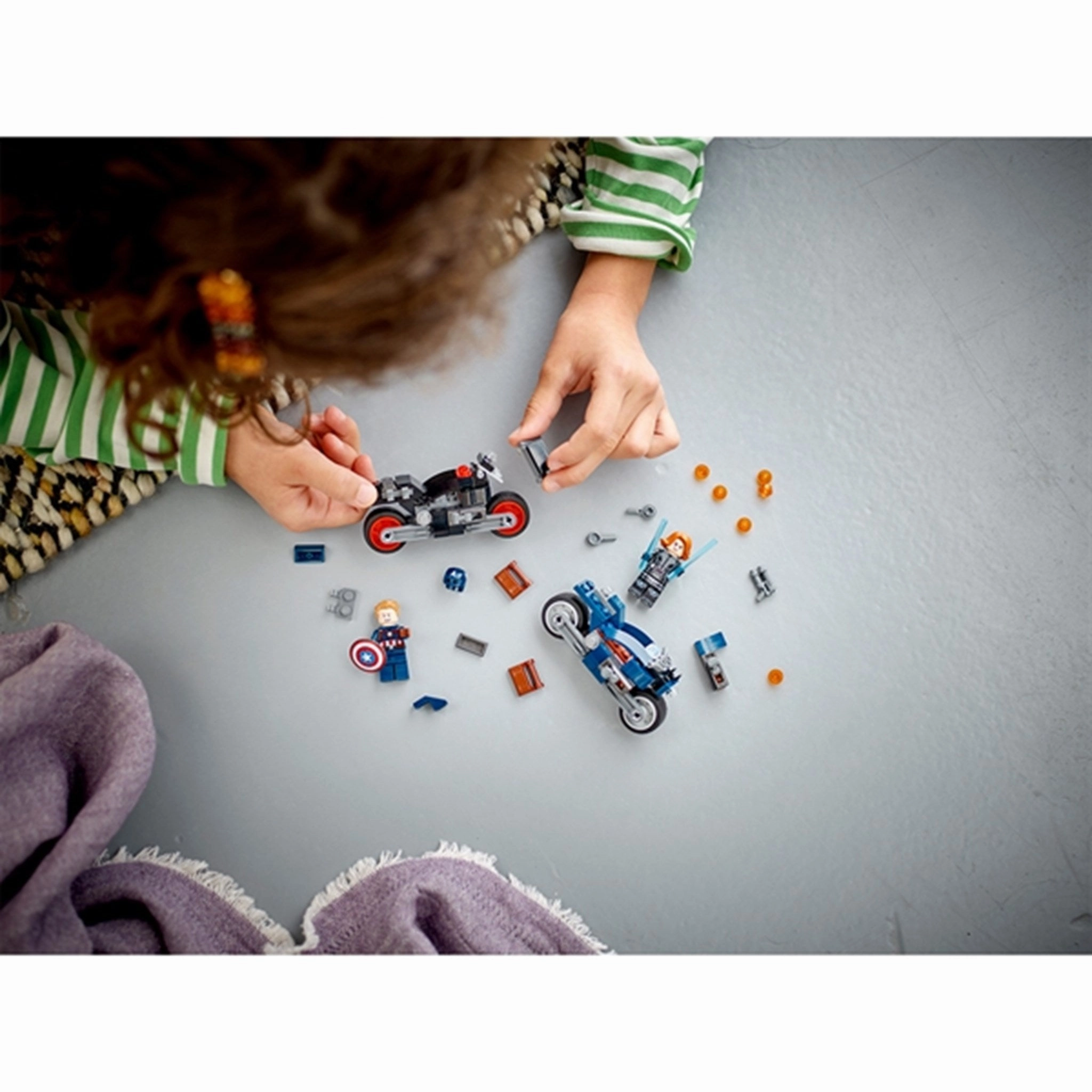 LEGO Marvel Black Widow & Captain America Motorcycles