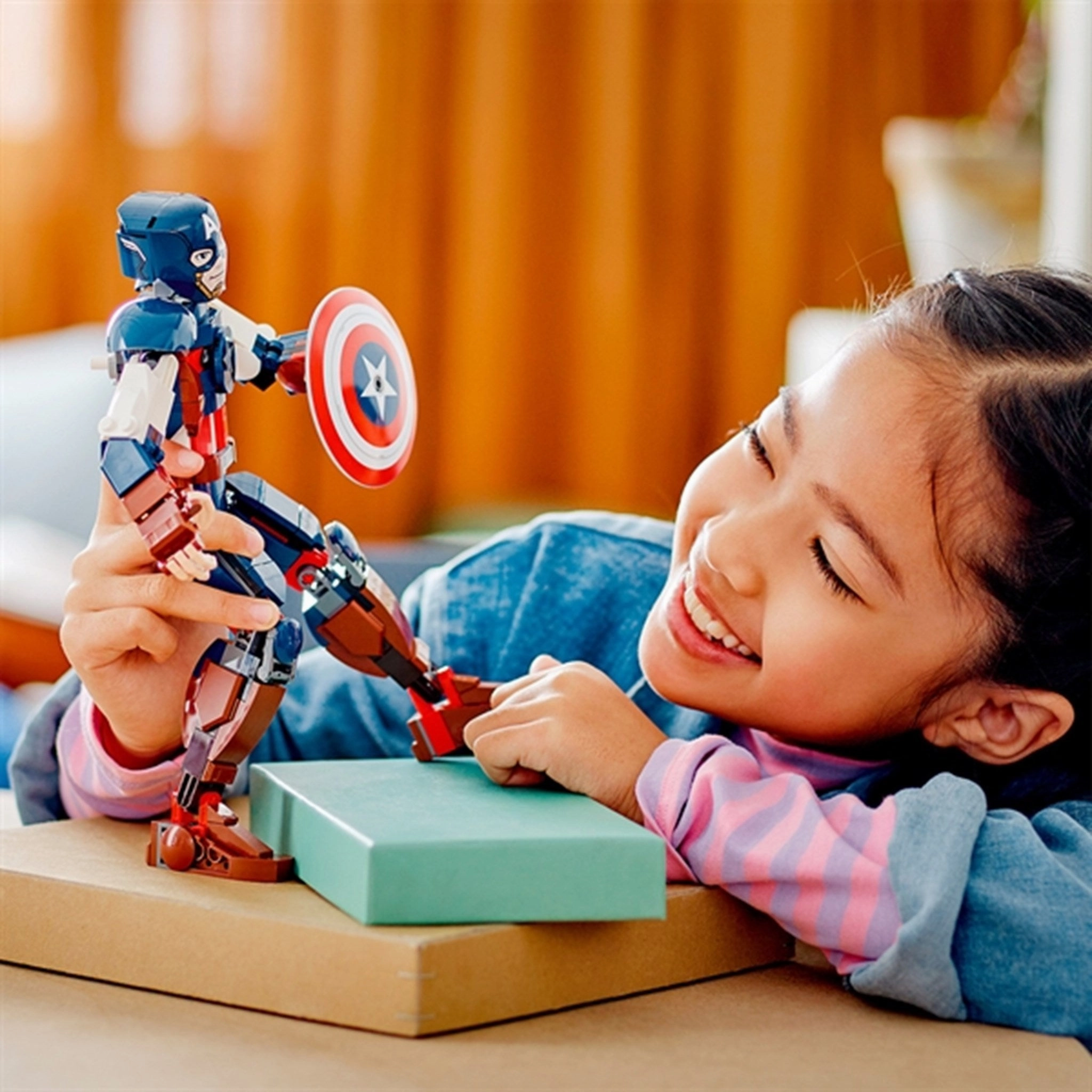 LEGO? Marvel Captain America Construction Figure