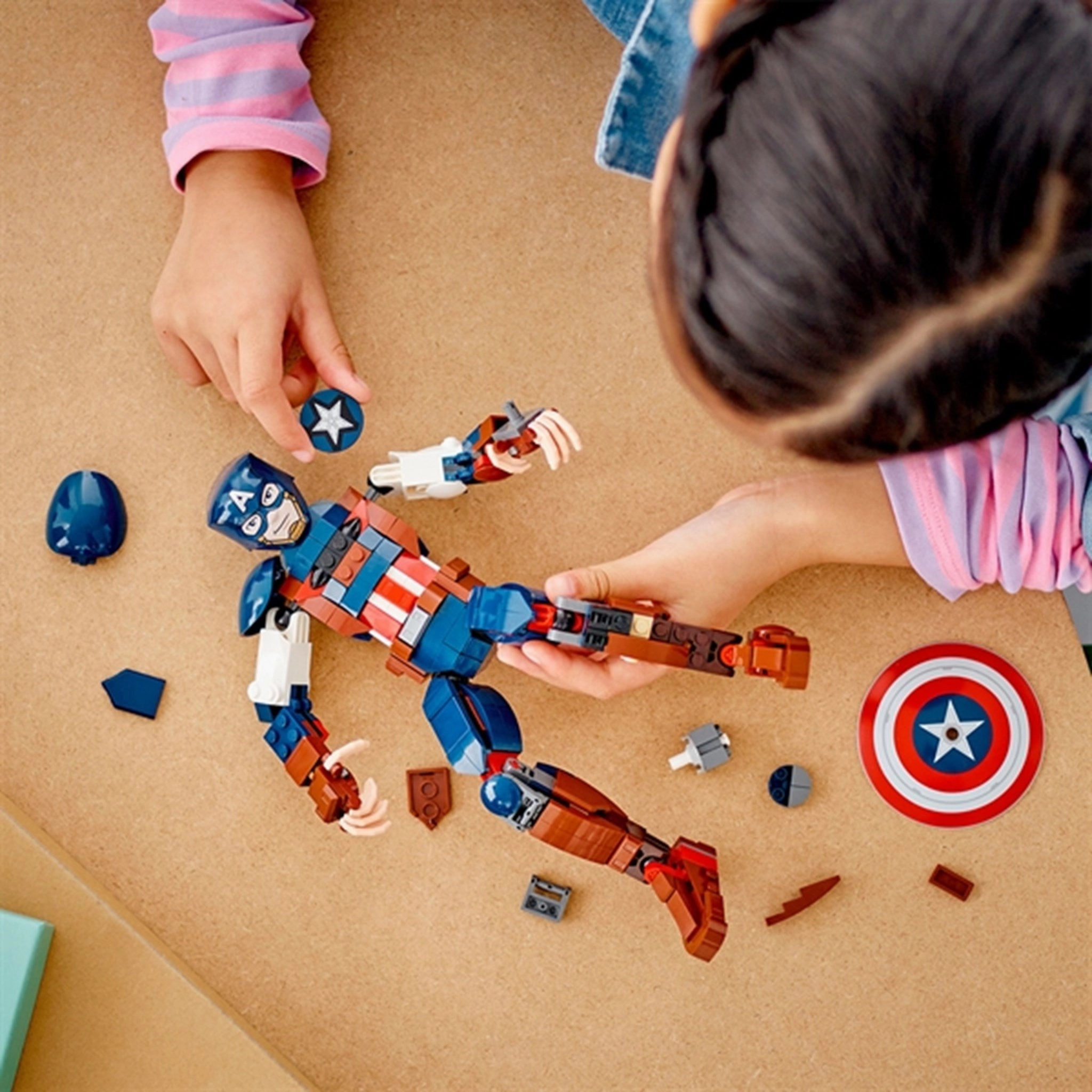 LEGO? Marvel Captain America Construction Figure