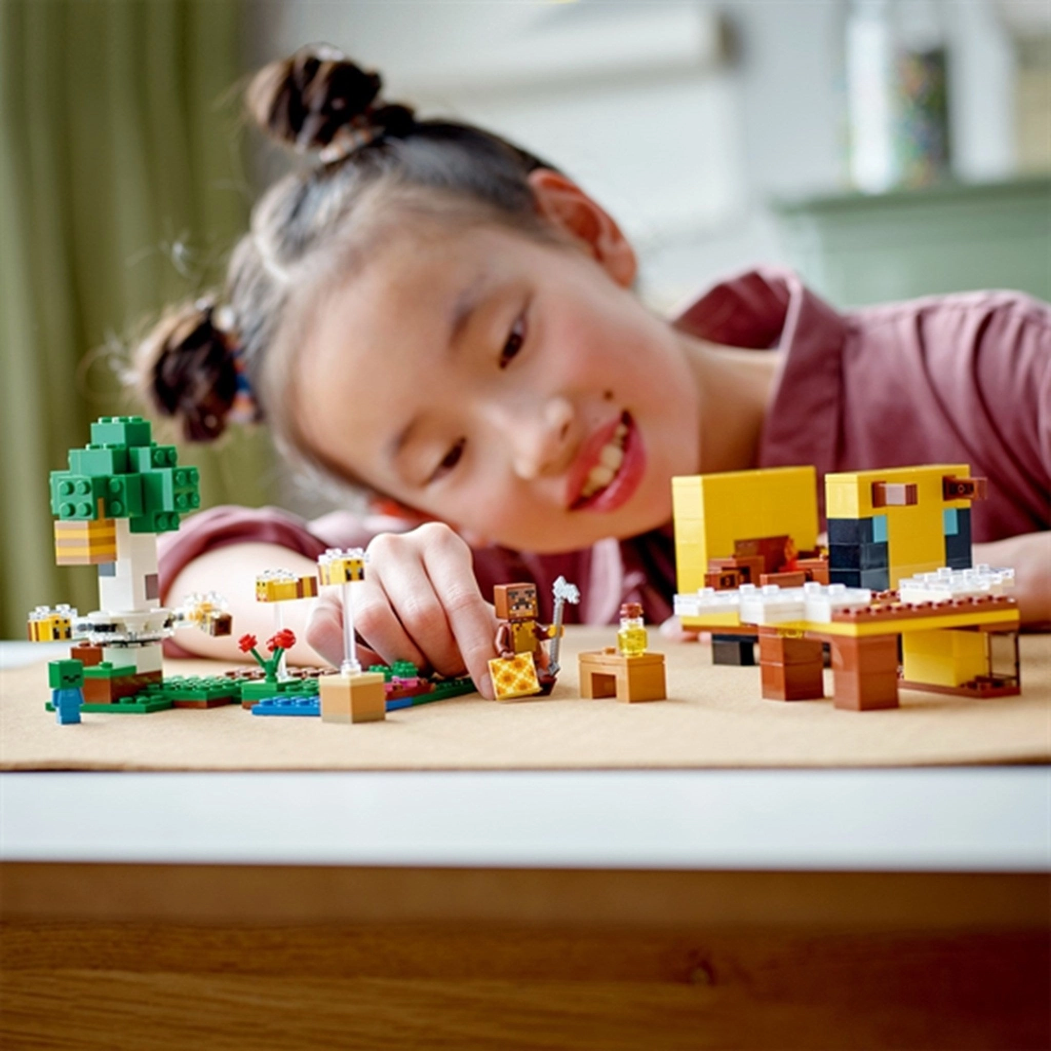 LEGO Minecraft The Bee Cottage