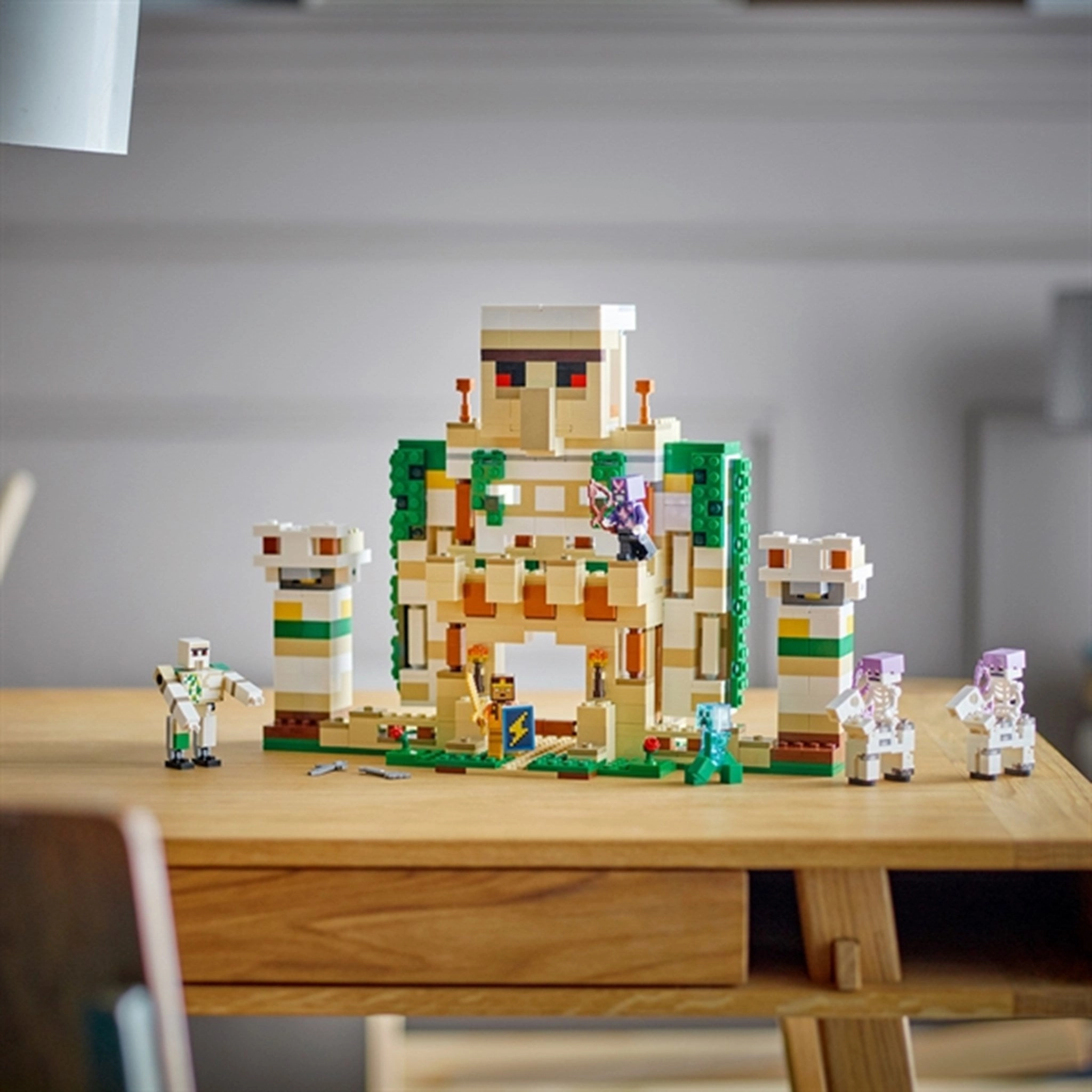 LEGO Minecraft The Iron Golem Fortress