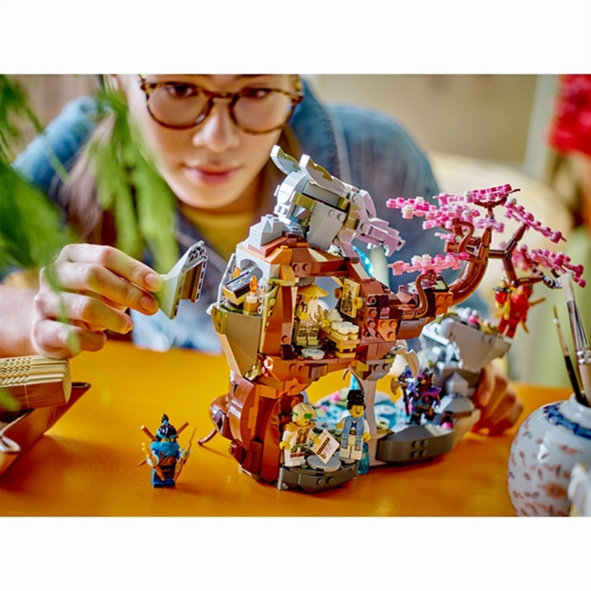 LEGO? NINJAGO? Dragon Stone Shrine