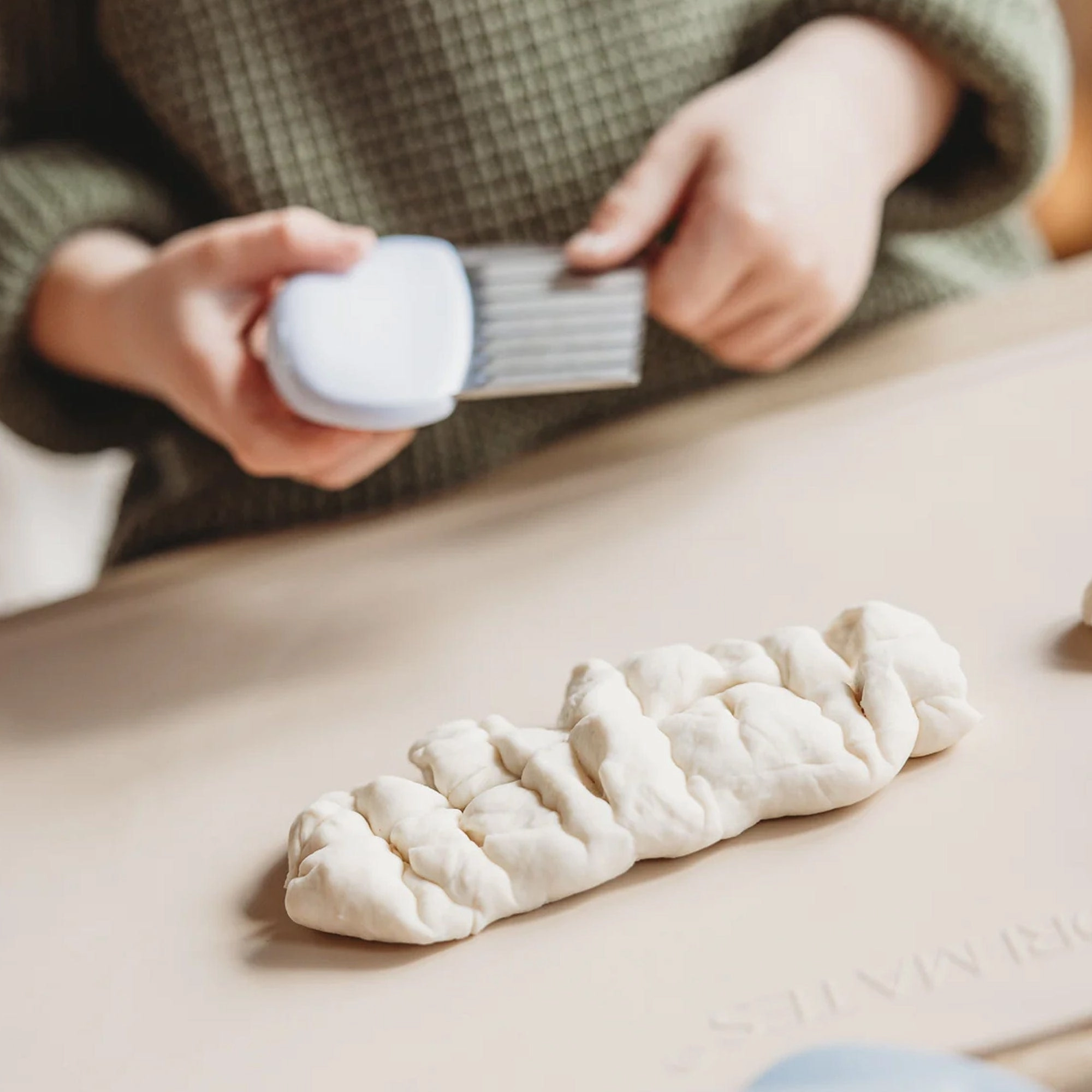 Montessori Mates Kids Wavy Chopper Knife