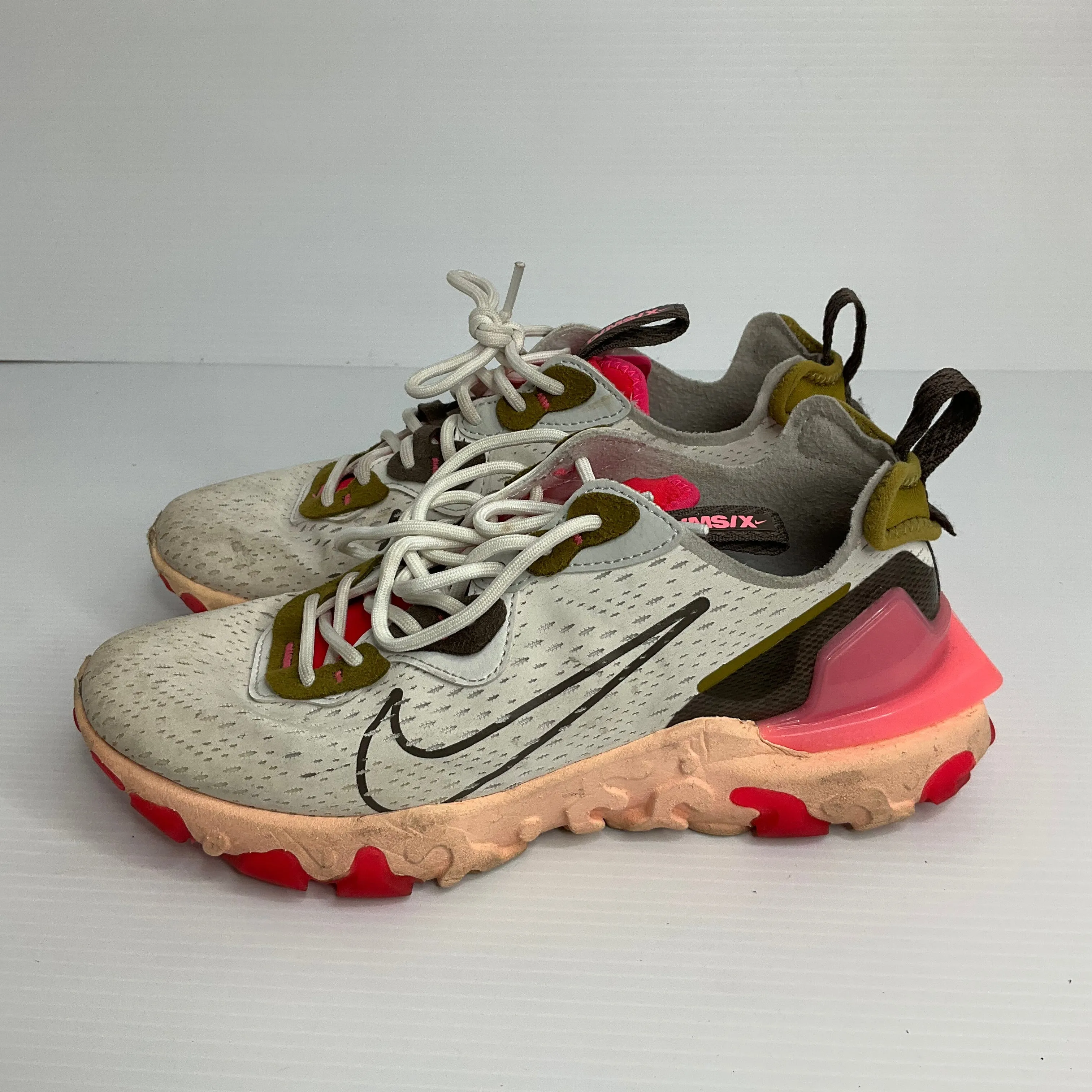 Multi-colored Shoes Athletic Nike, Size 8 nike