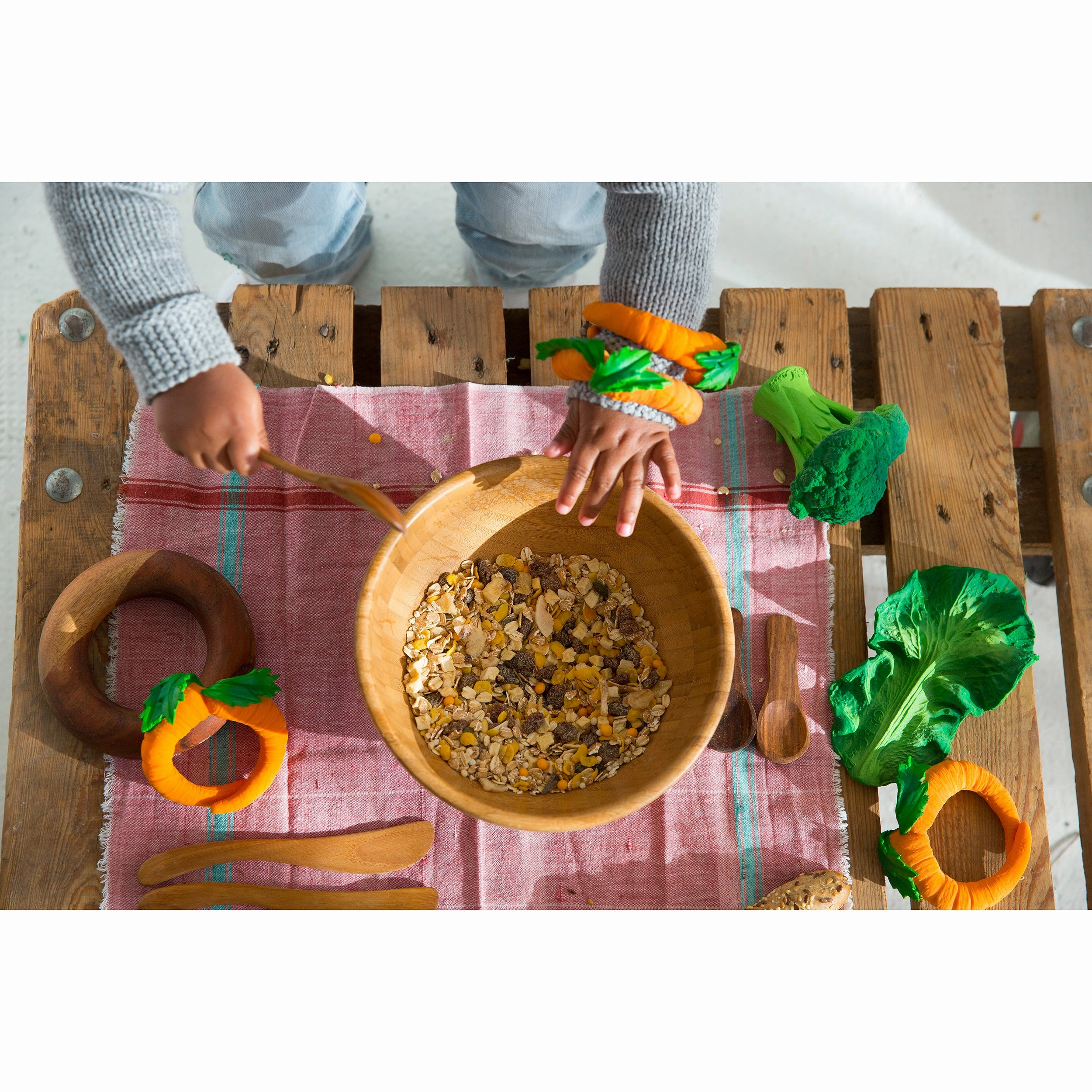 Oli & Carol Brucy the Broccoli Teether