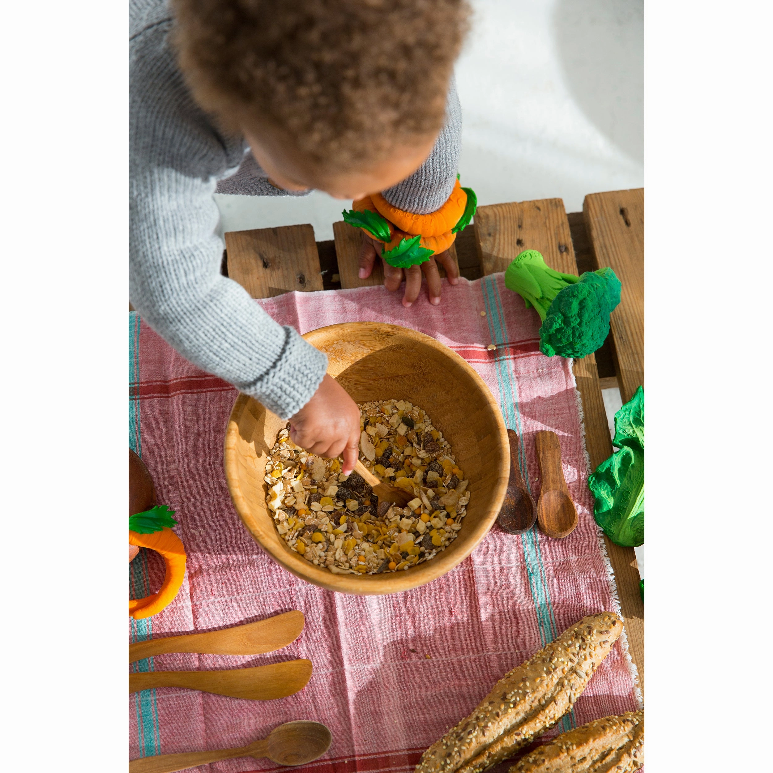 Oli & Carol Brucy the Broccoli Teether