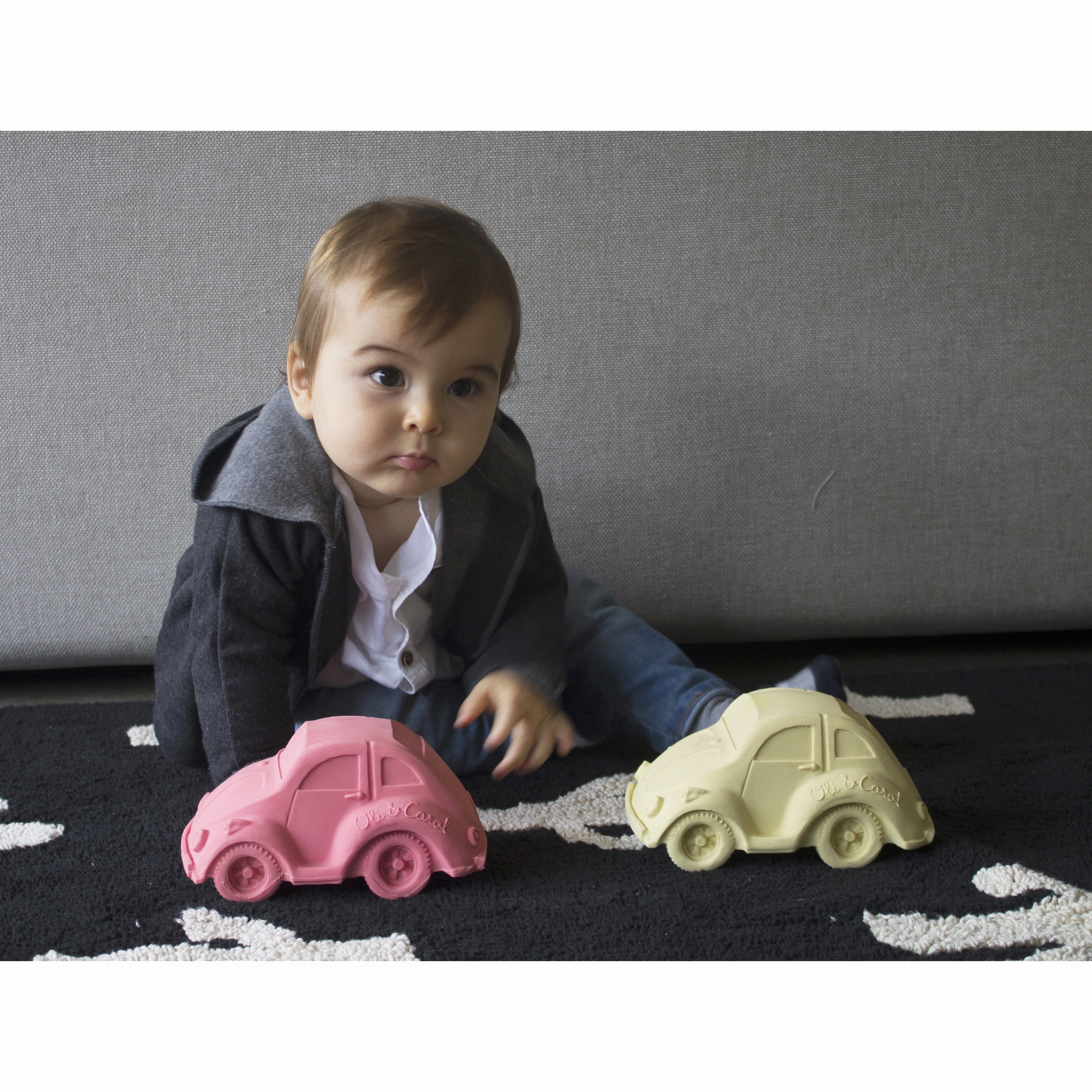 Oli & Carol Carl The Car XL Pink Teether