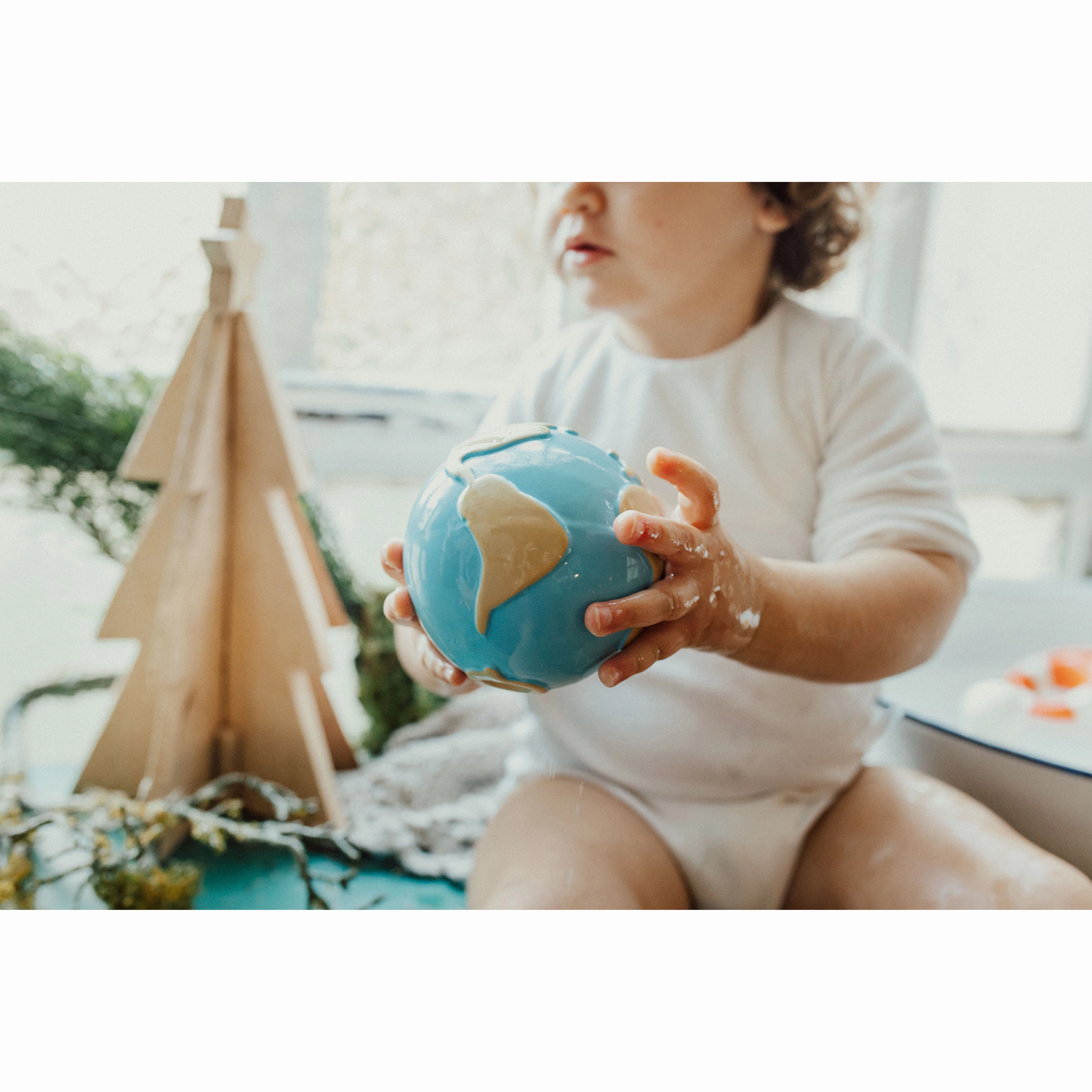 Oli & Carol Earthy The World Ball Teether