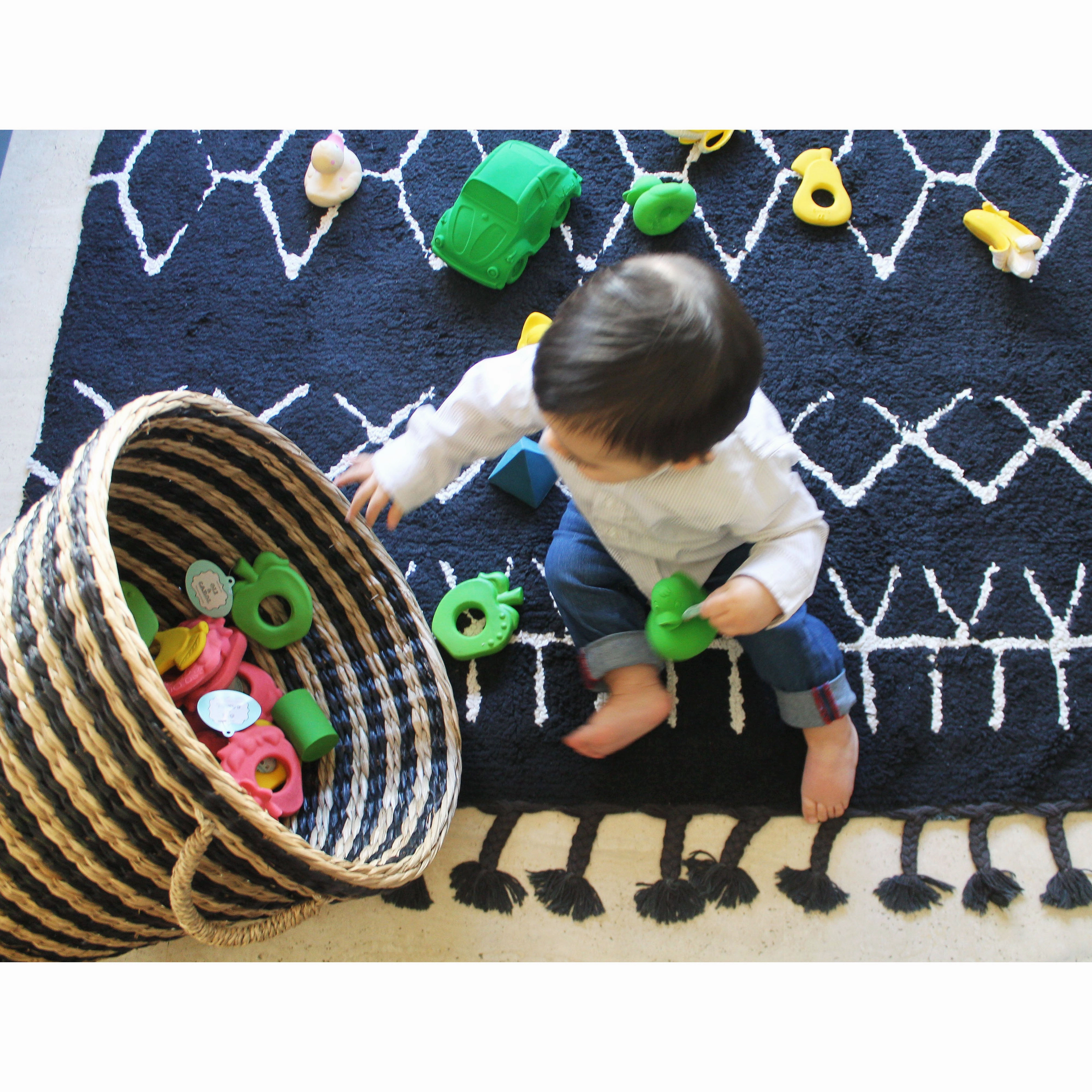 Oli & Carol Extra Large Beetle Car Teether
