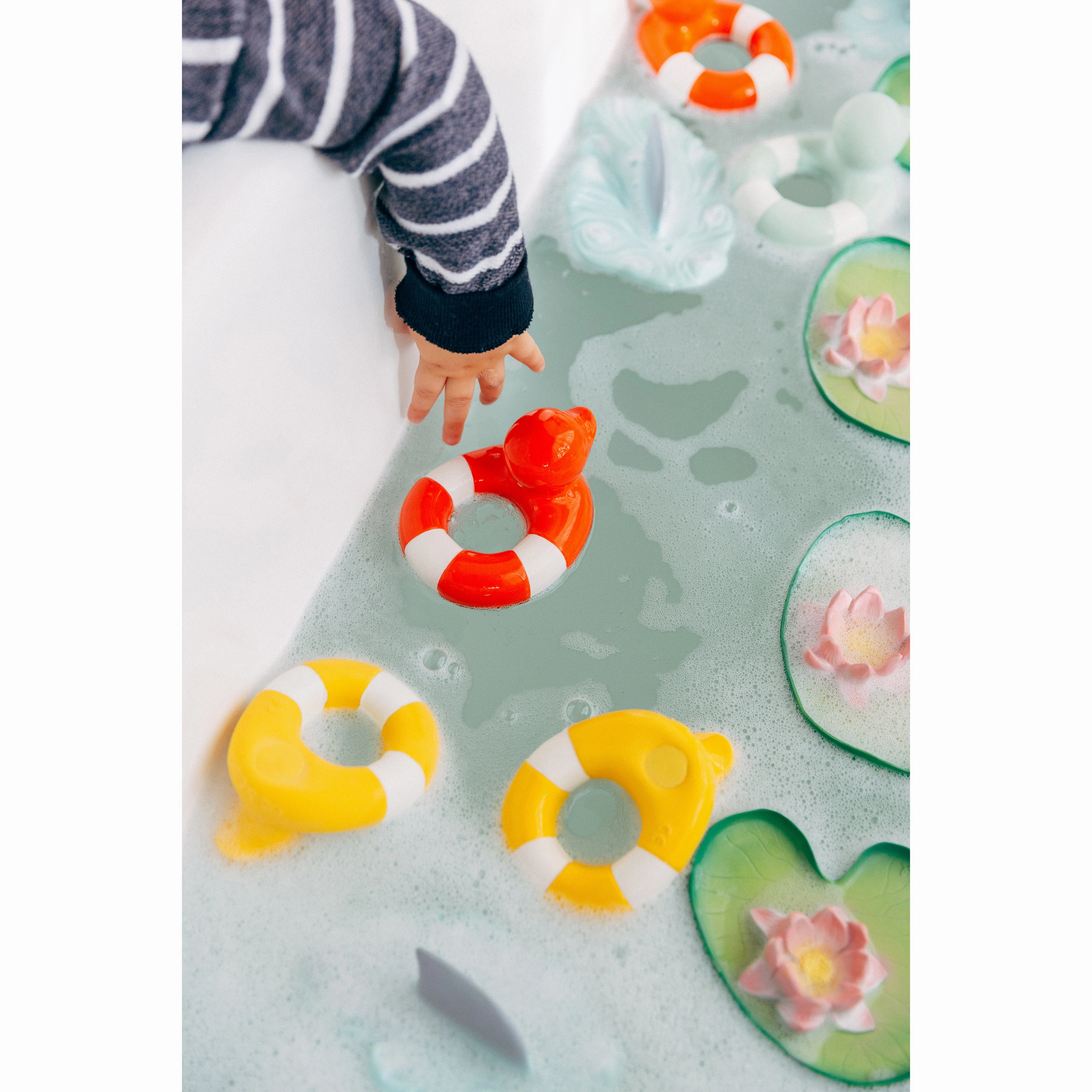 Oli & Carol Floatie Duck Red Teether
