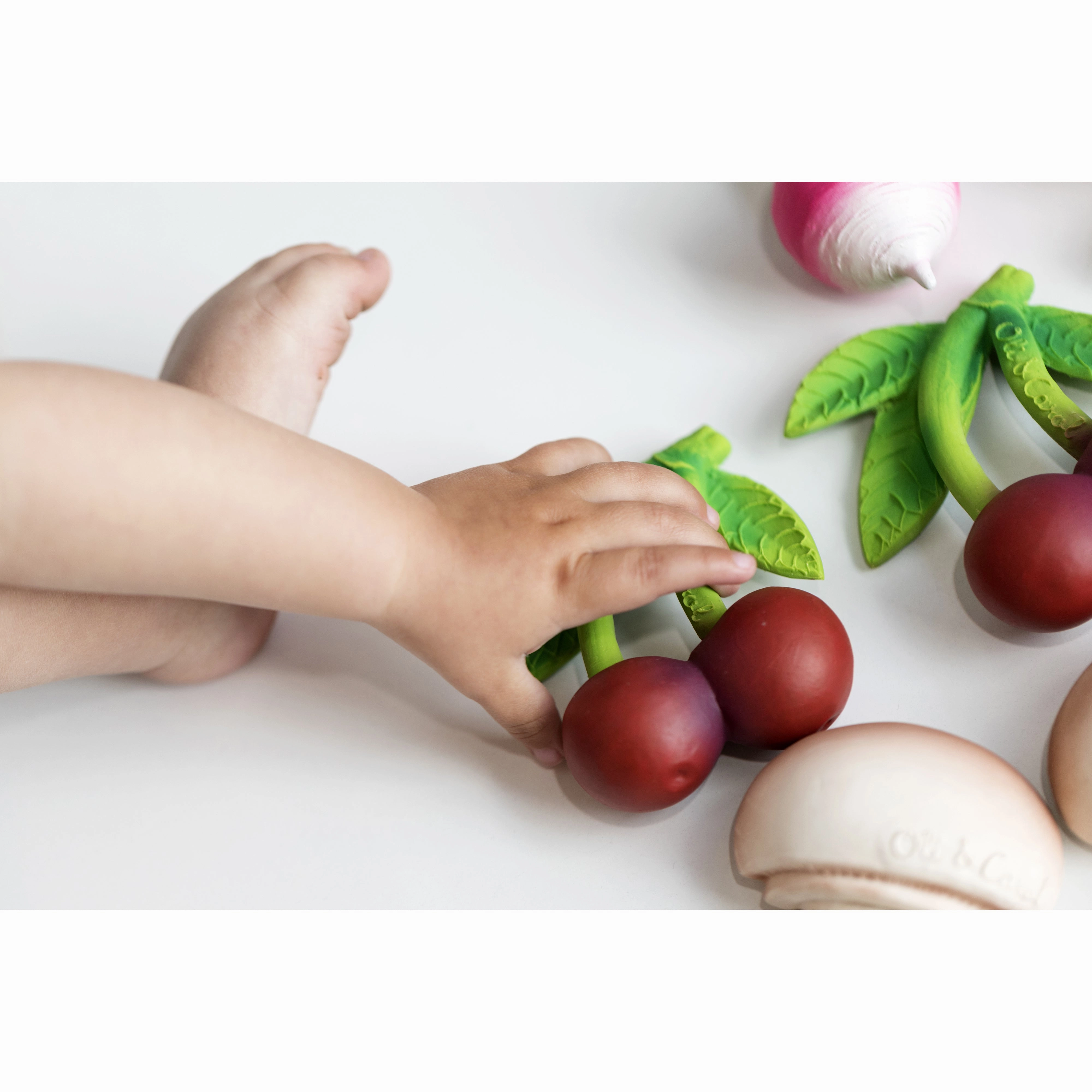 Oli & Carol Mery The Cherry Teether