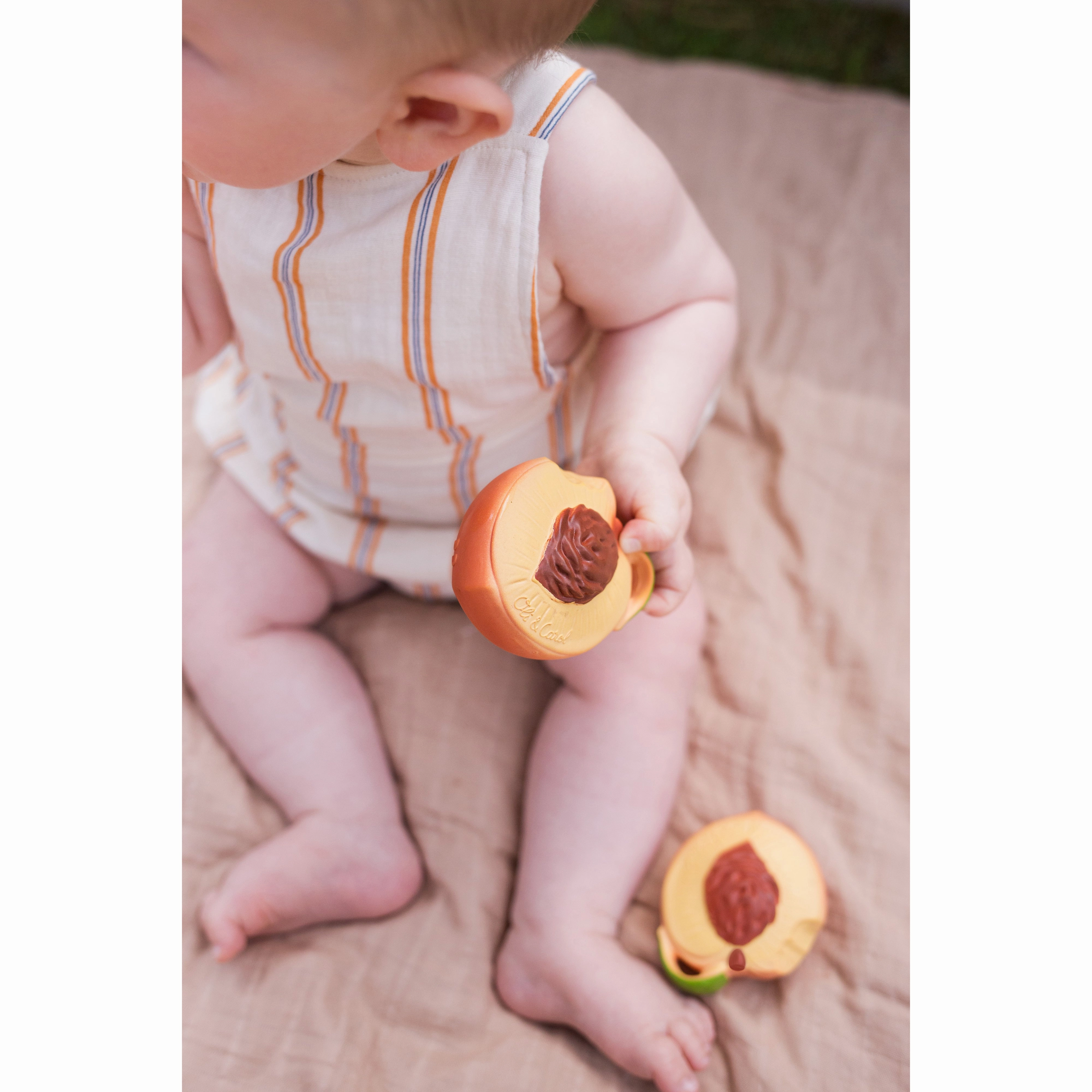 Oli & Carol Palm Peach Teether