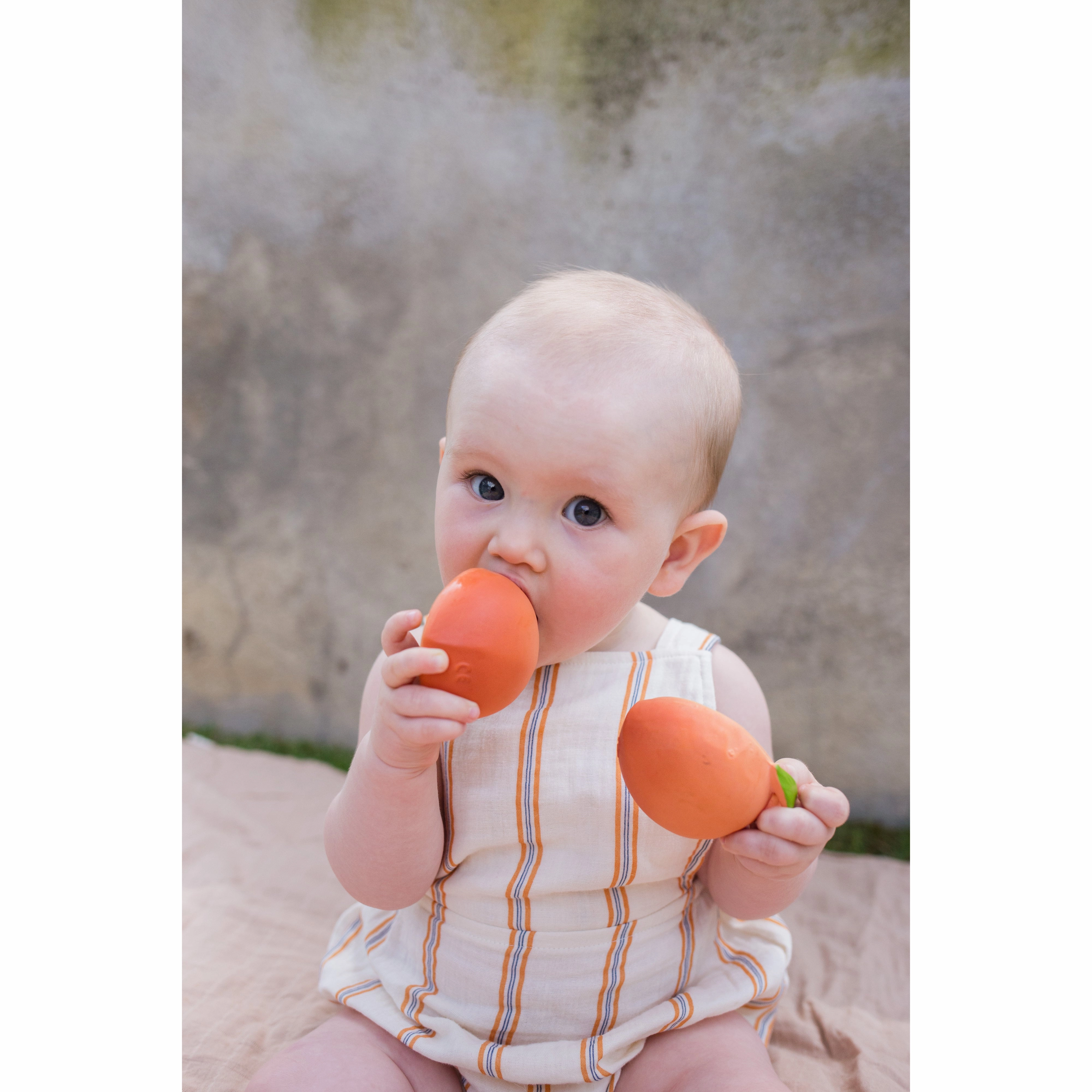Oli & Carol Palm Peach Teether