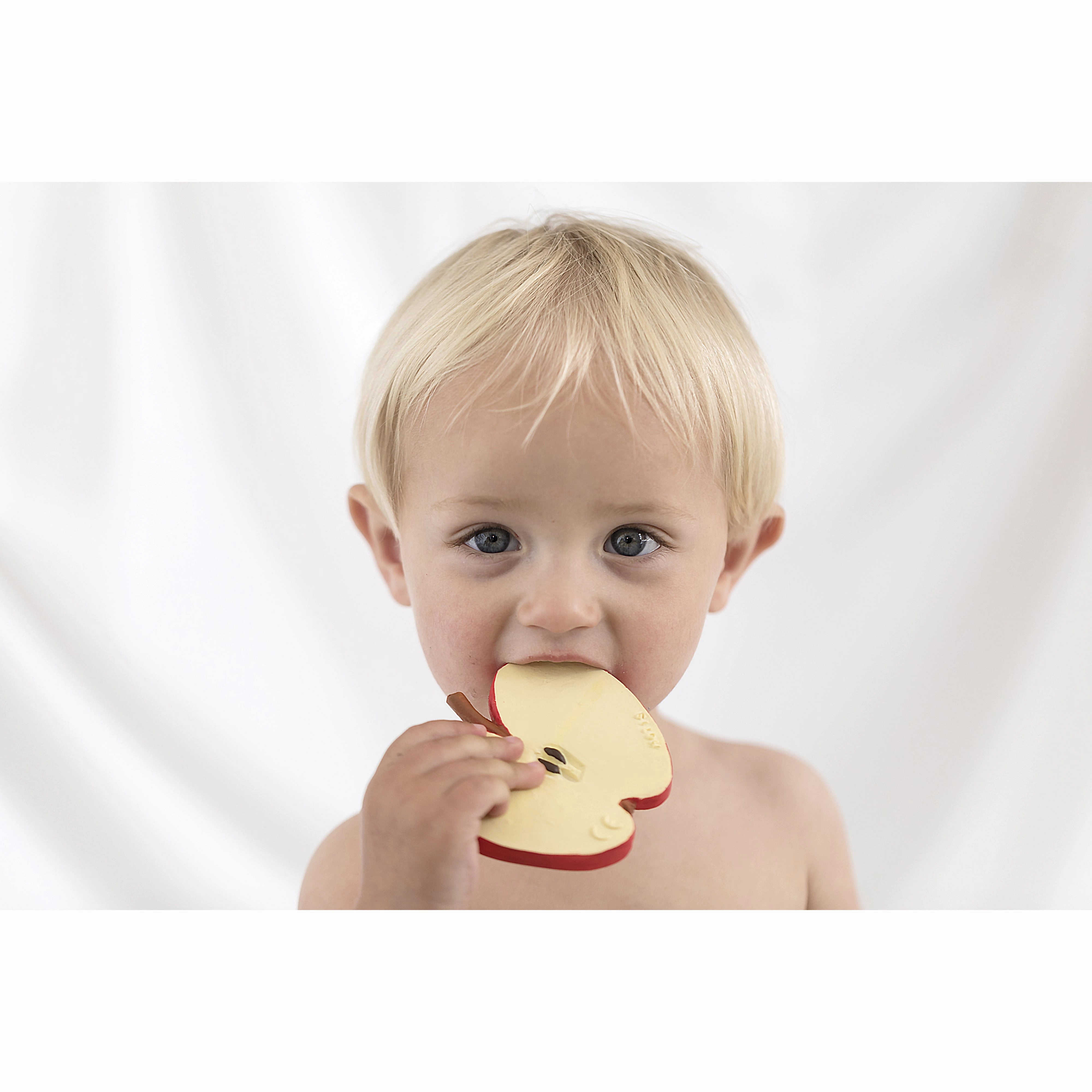 Oli & Carol Pepita The Apple Teether