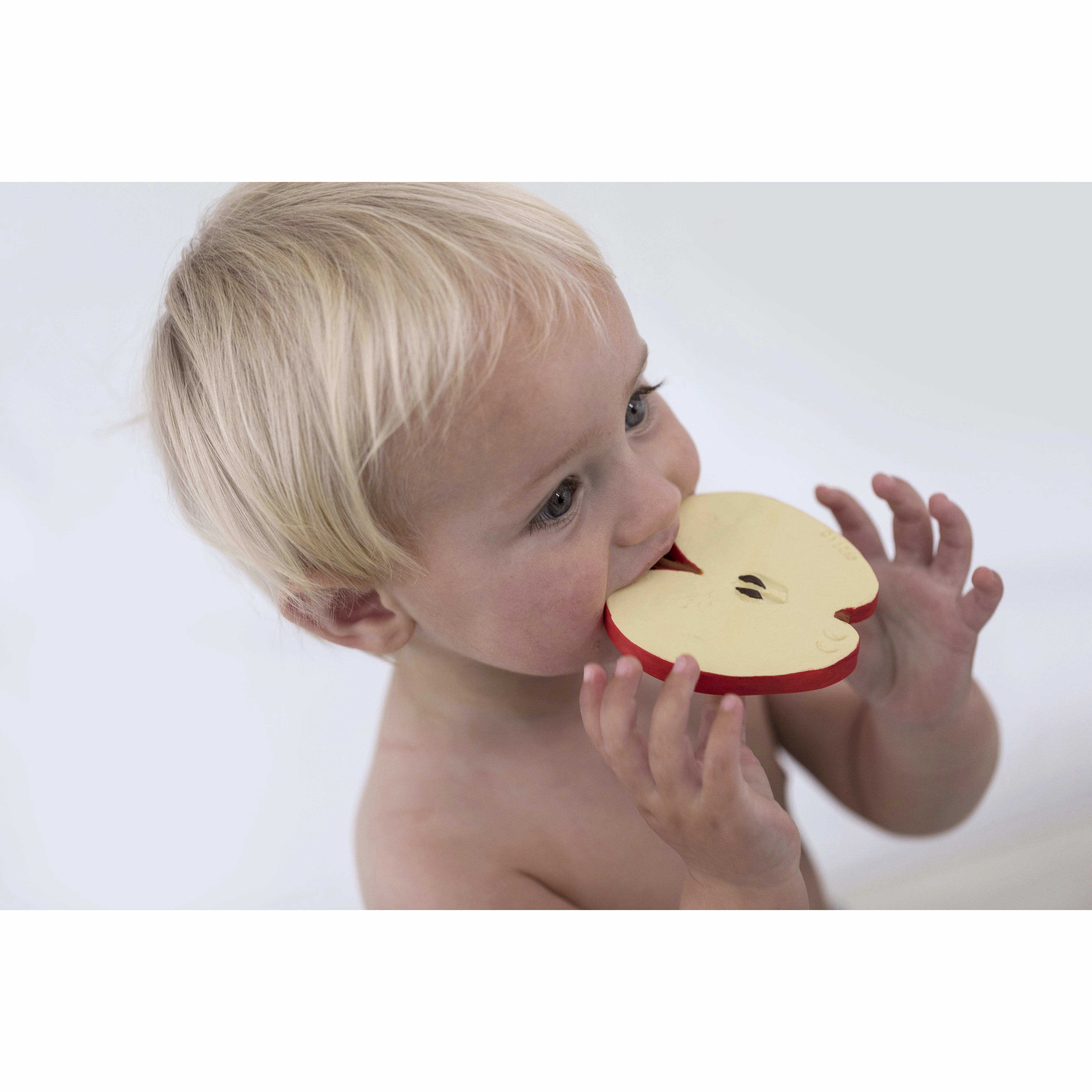 Oli & Carol Pepita The Apple Teether