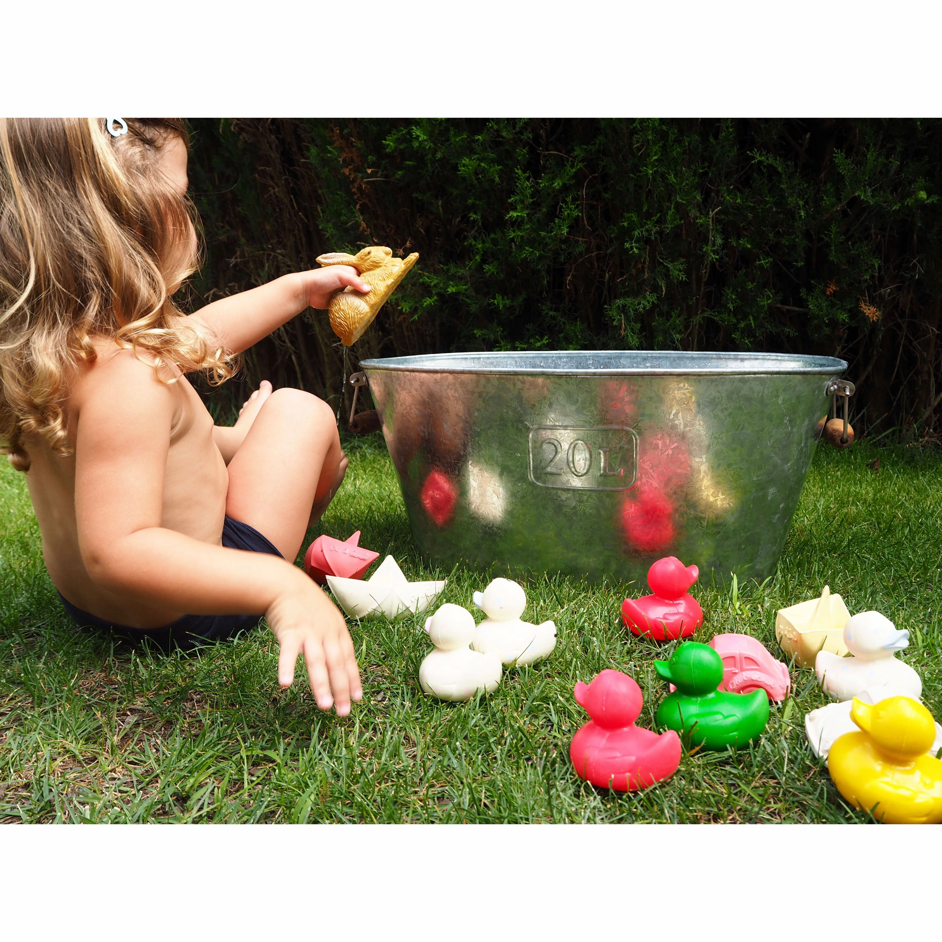 Oli & Carol Small Monochrome Ducks Teether
