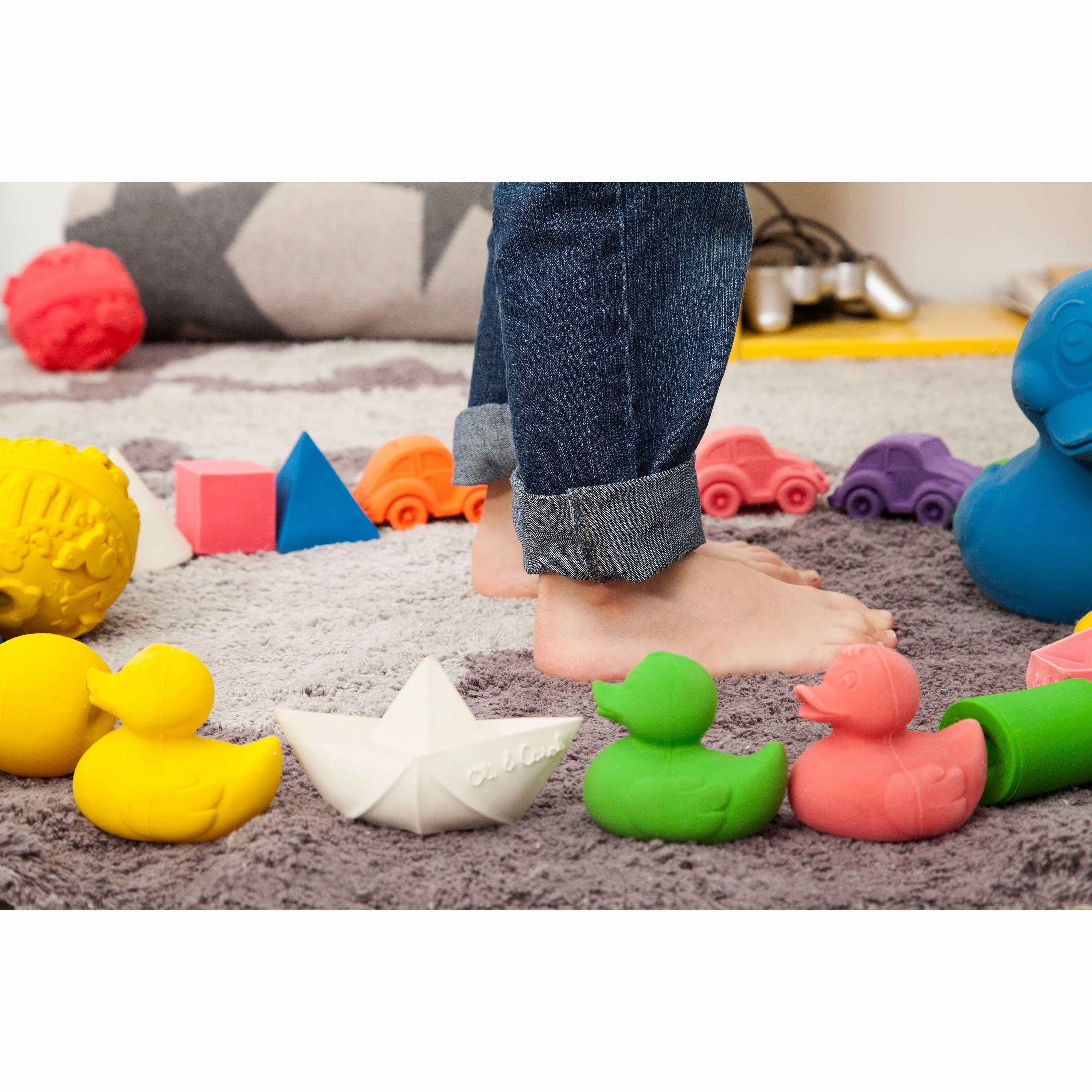 Oli & Carol Small Monochrome Ducks Teether