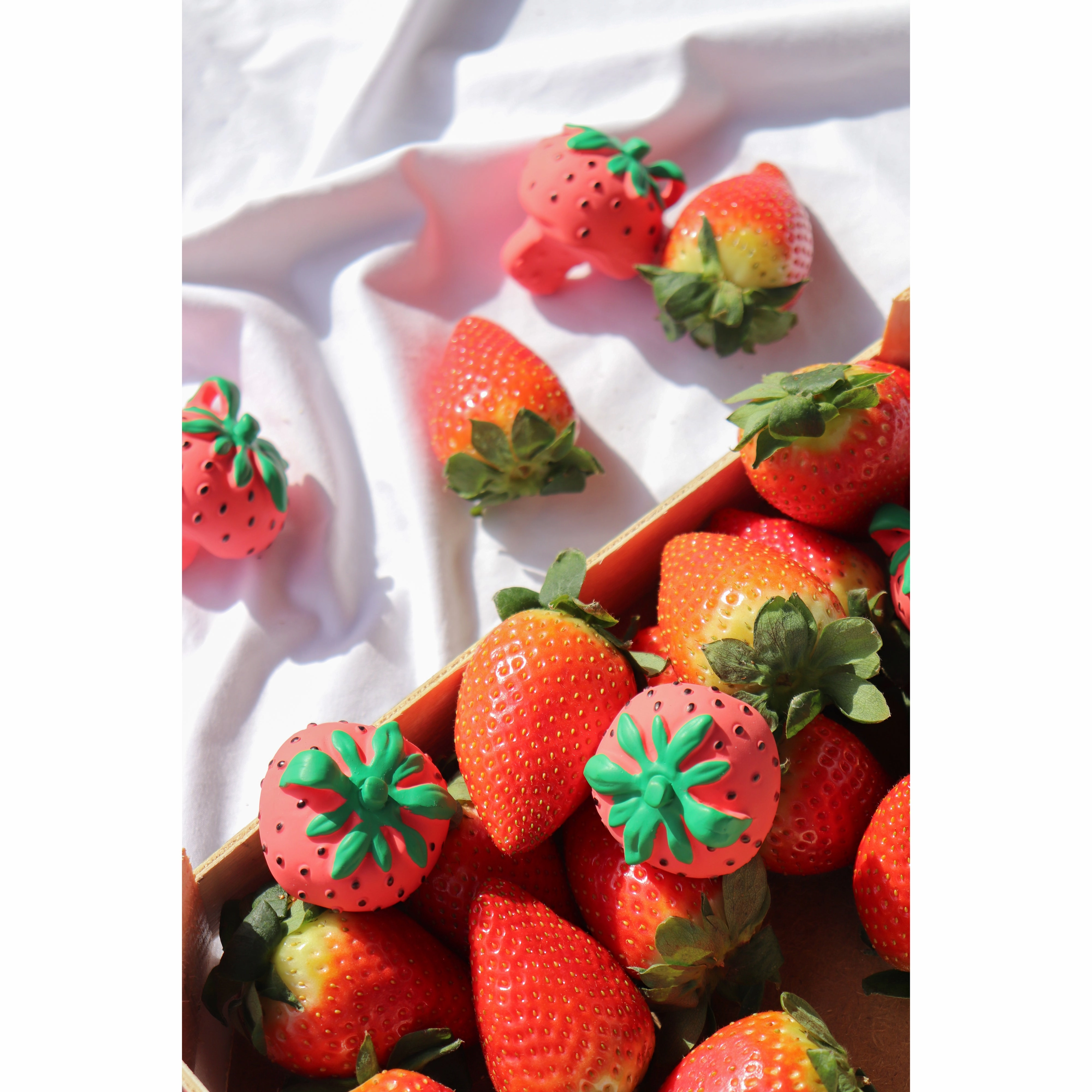 Oli & Carol Sweetie The Strawberry Teether