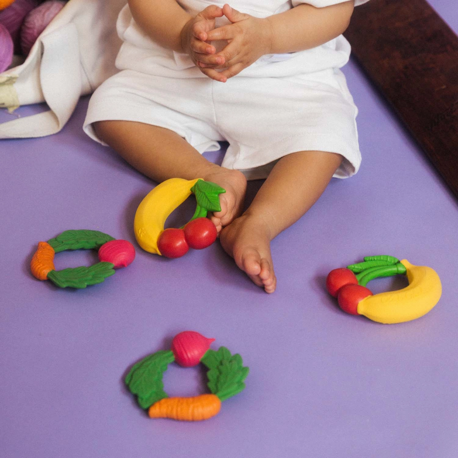Oli & Carol Veggie Teething Ring