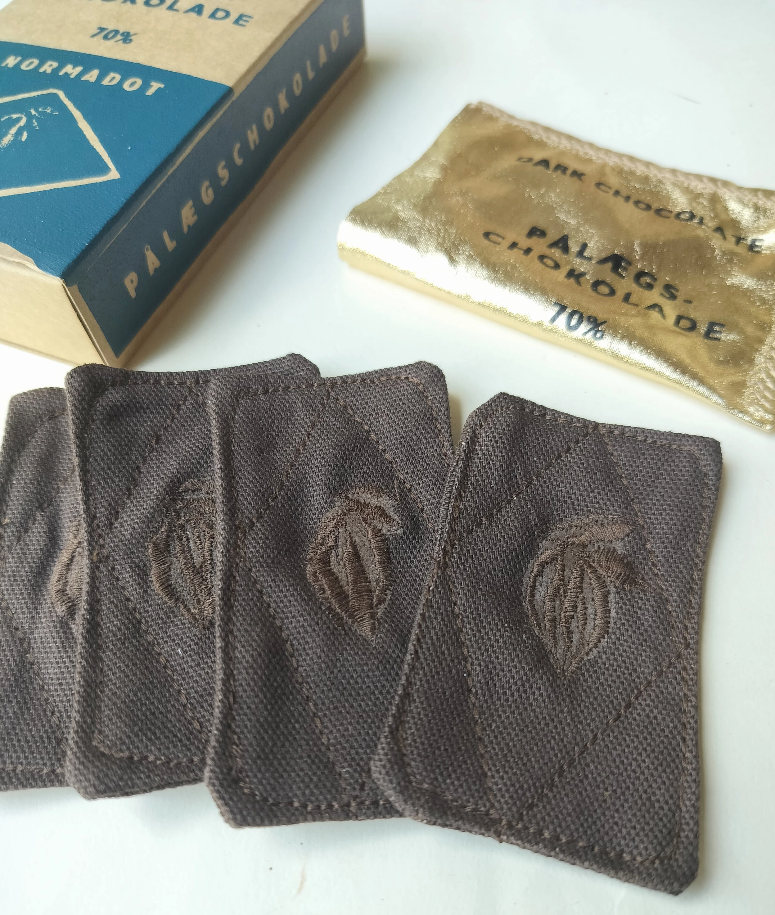 Pack of 4 Dark Chocolate Slices  Plgschokolade / Sandwich Chocolate