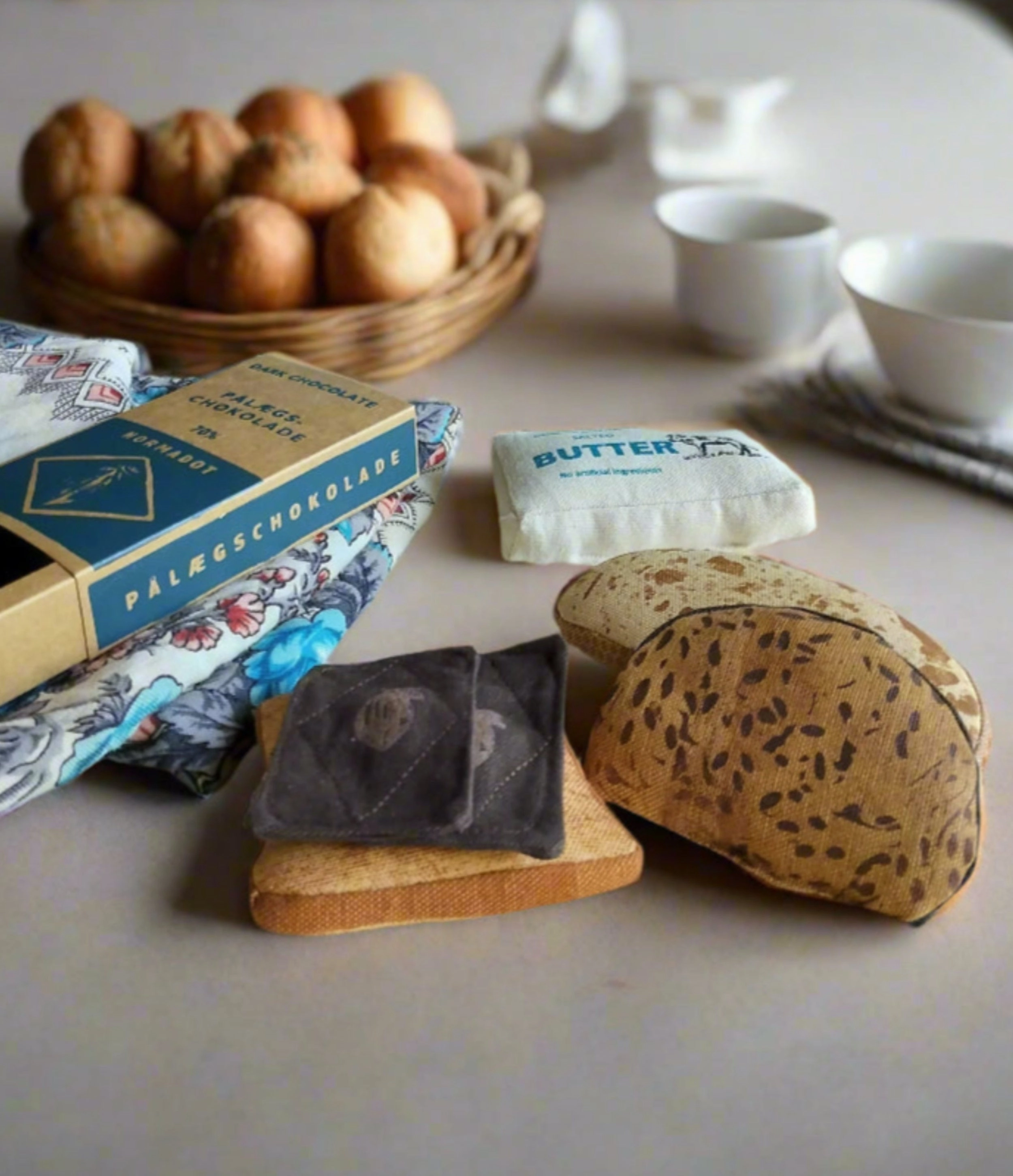 Plgschokolade - Dark Chocolate and bread