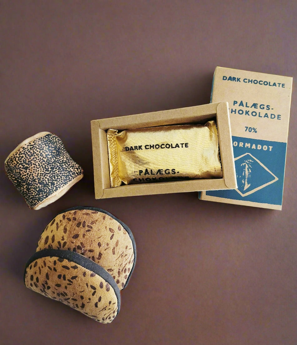 Plgschokolade - Dark Chocolate and bread