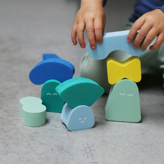 Quut Blokki - Balancing Shapes - Minty Green